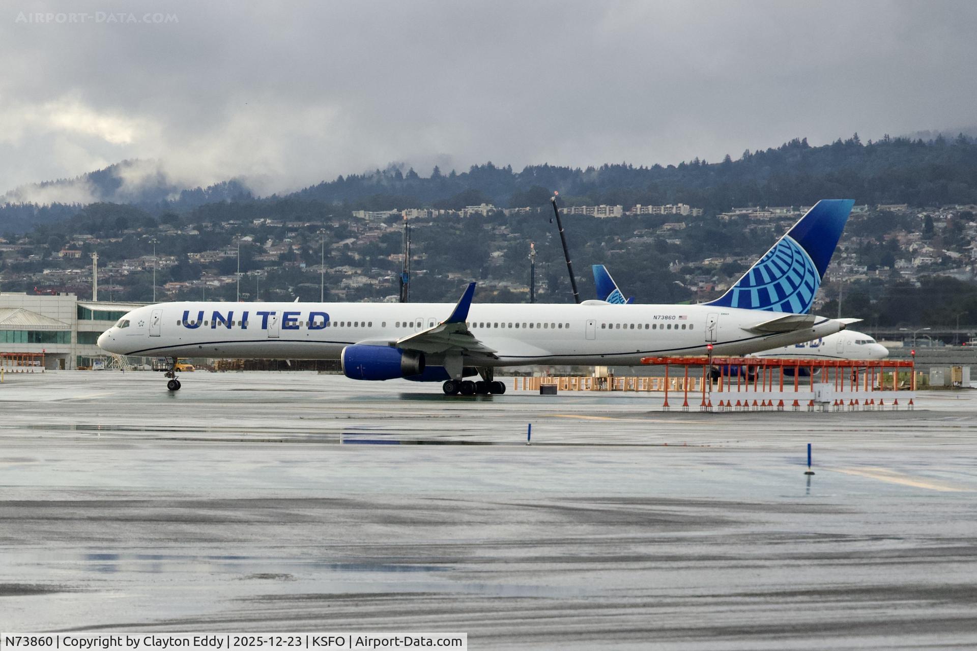 N73860, 2001 Boeing 757-33N C/N 32584, Runway 10 SFO 2025