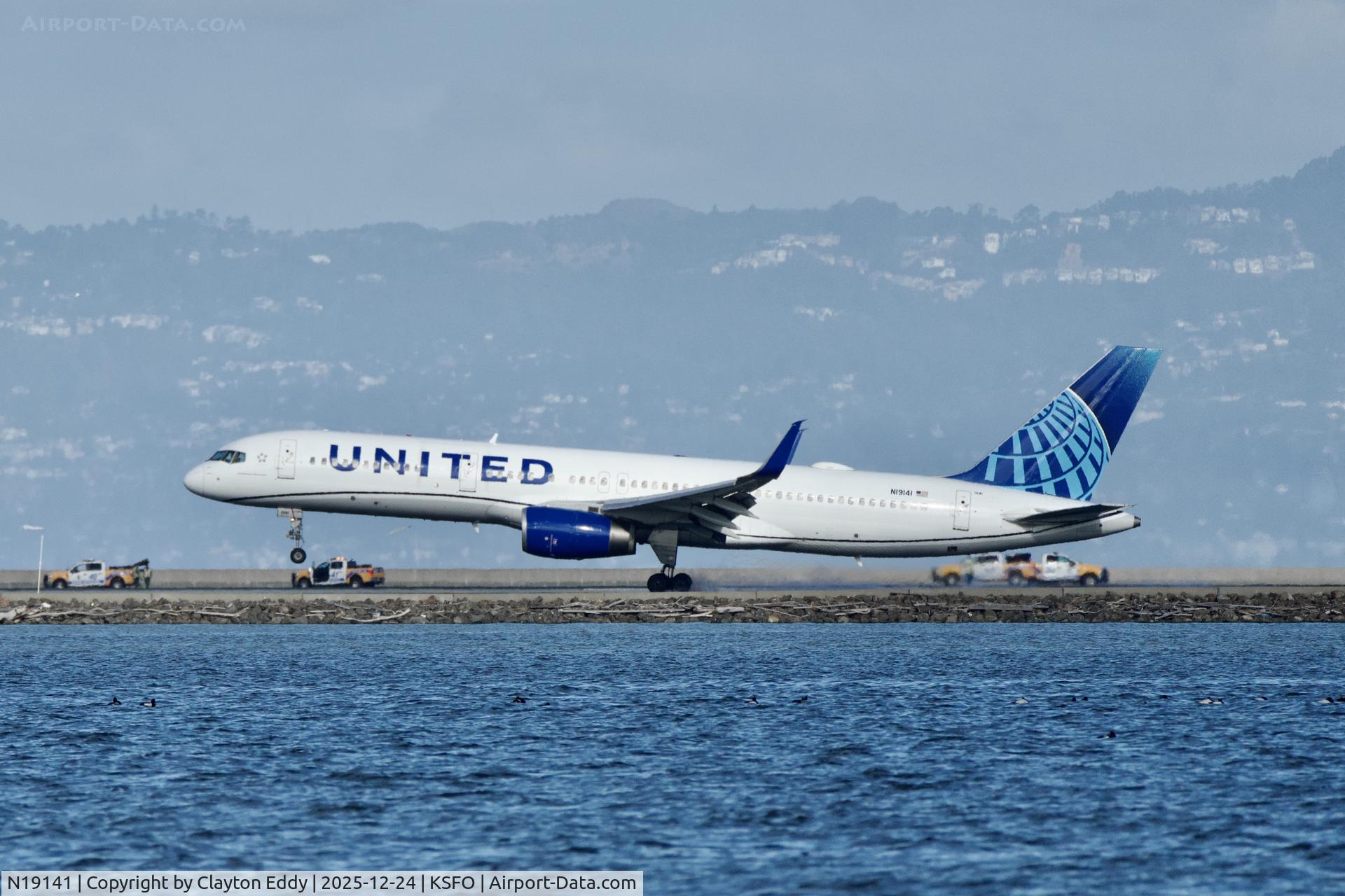 N19141, 2000 Boeing 757-224 C/N 30354, SFO 2025