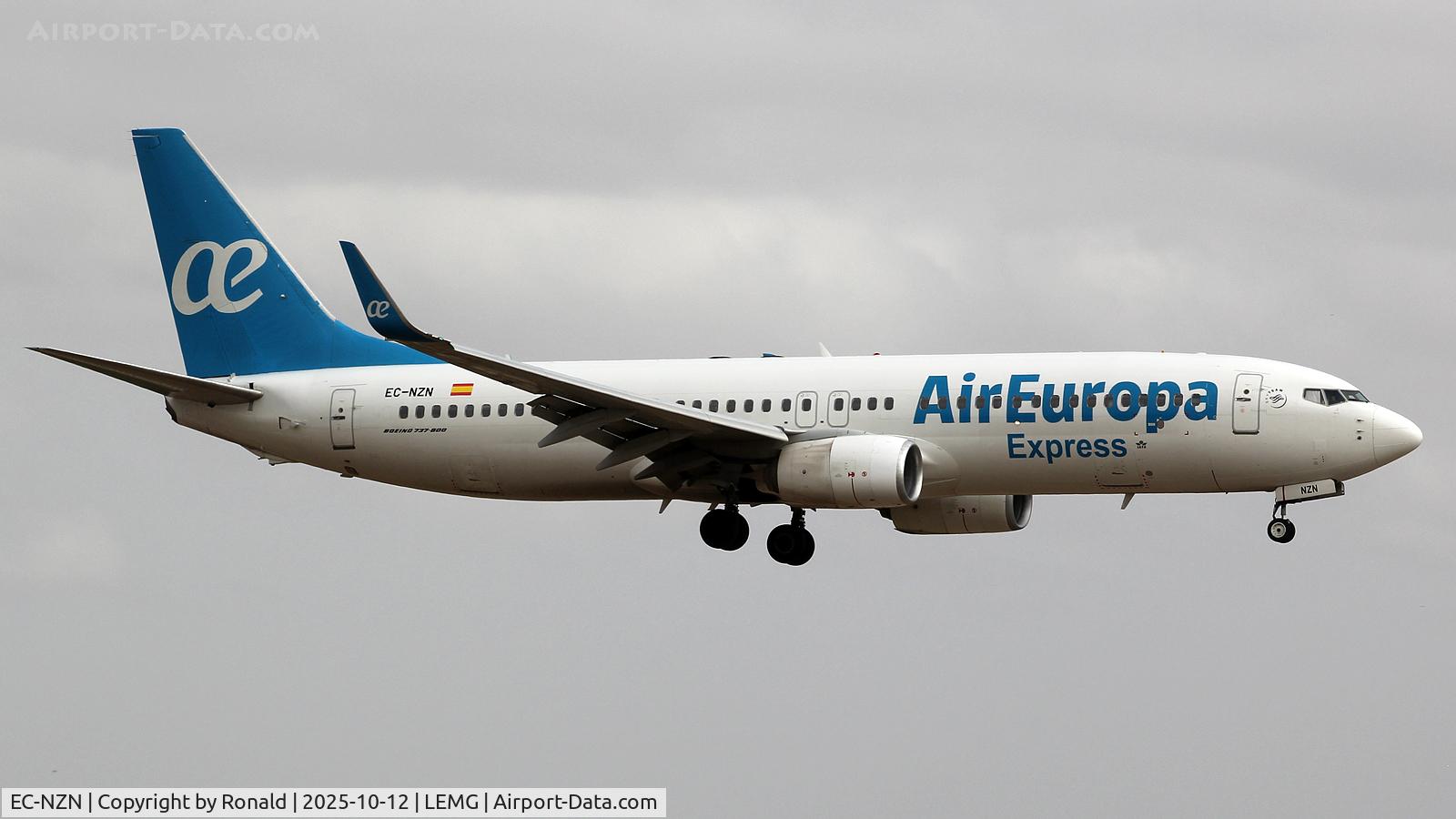 EC-NZN, 2013 Boeing 737-8KN C/N 40259, at agp