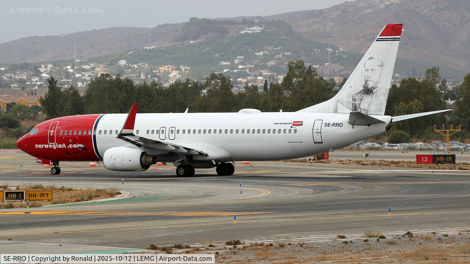 SE-RRO, 2011 Boeing 737-8JP C/N 40868, at agp