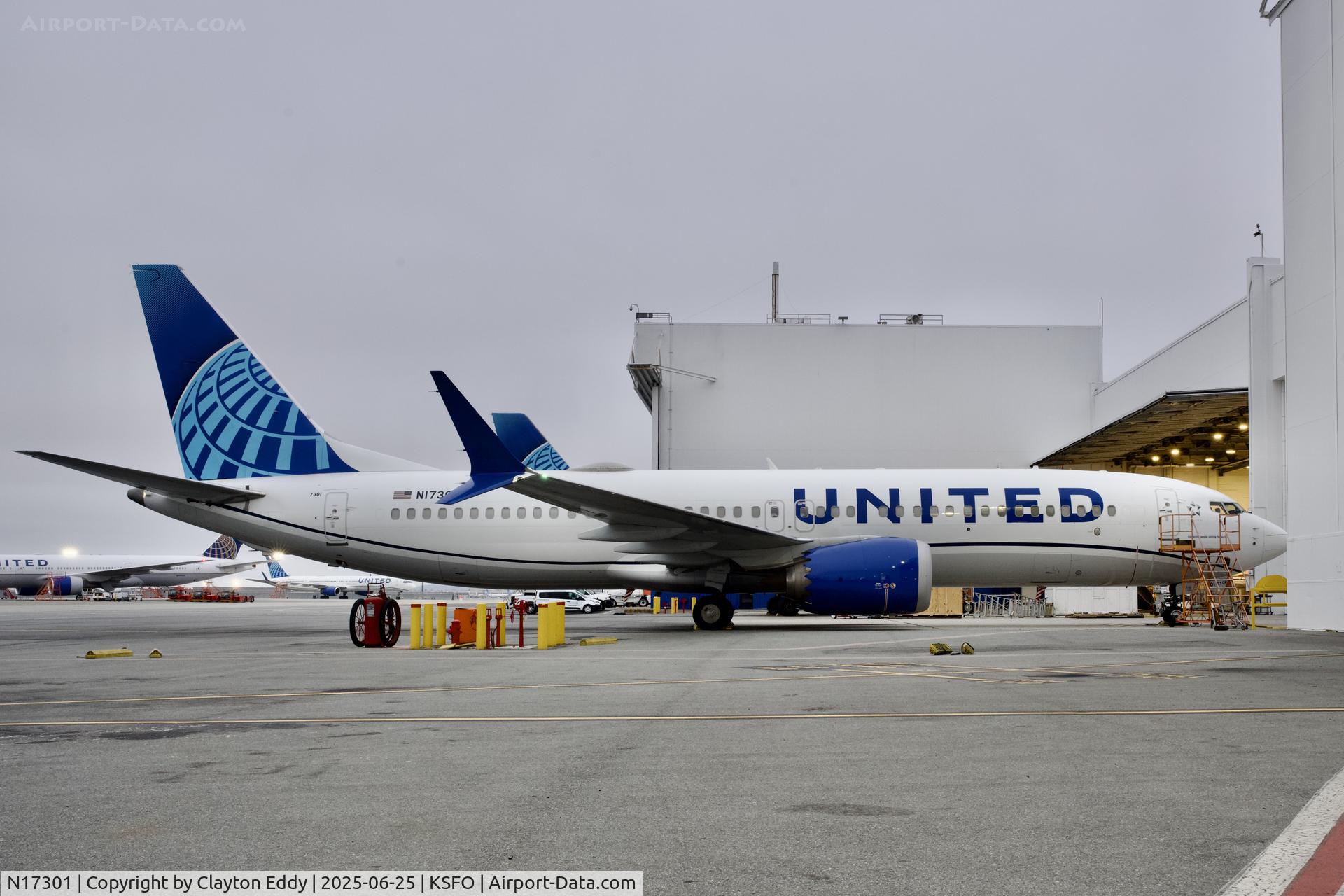 N17301, 2023 Boeing 737-8 MAX C/N 67554, SFO 2025