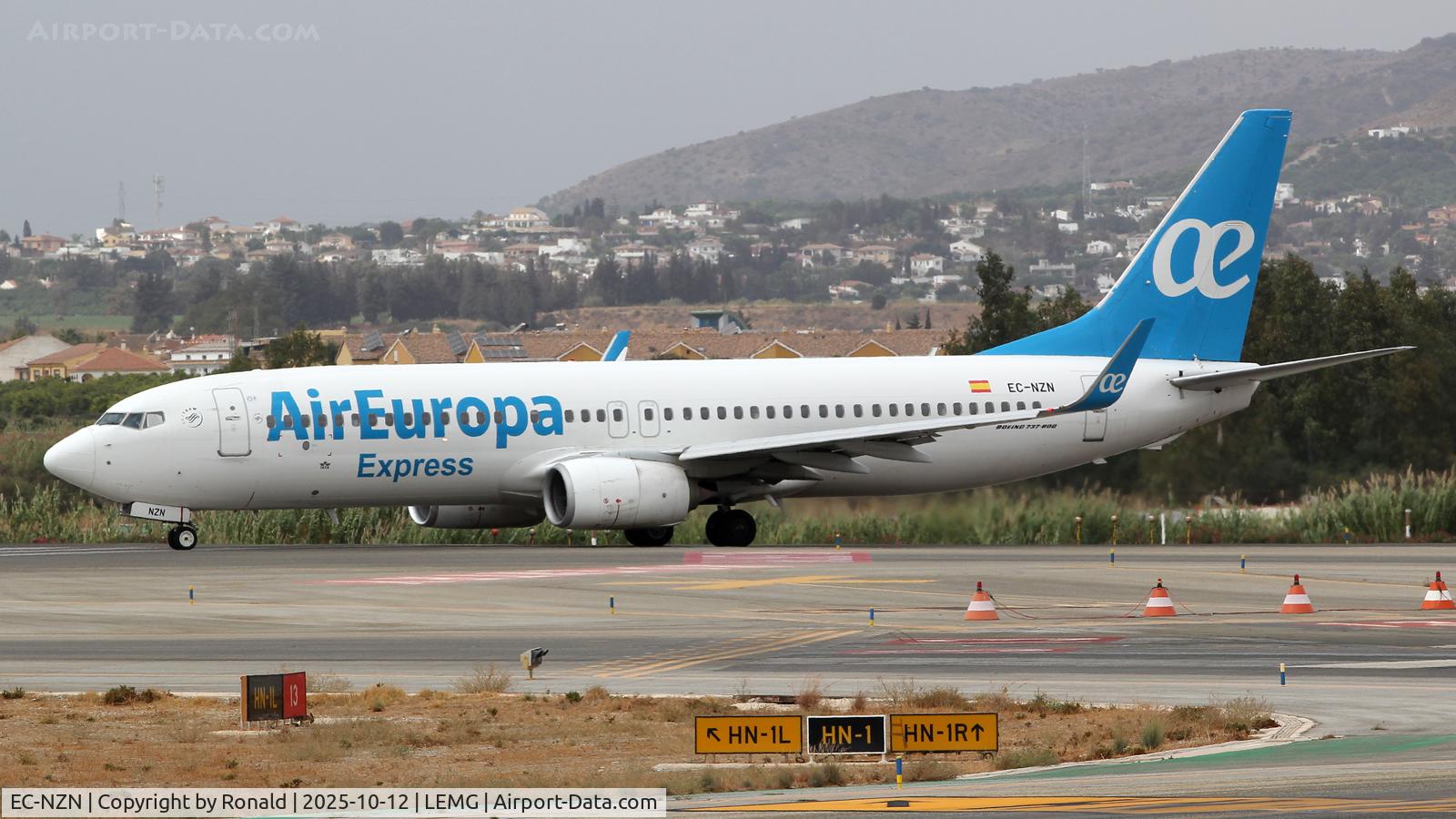 EC-NZN, 2013 Boeing 737-8KN C/N 40259, at agp