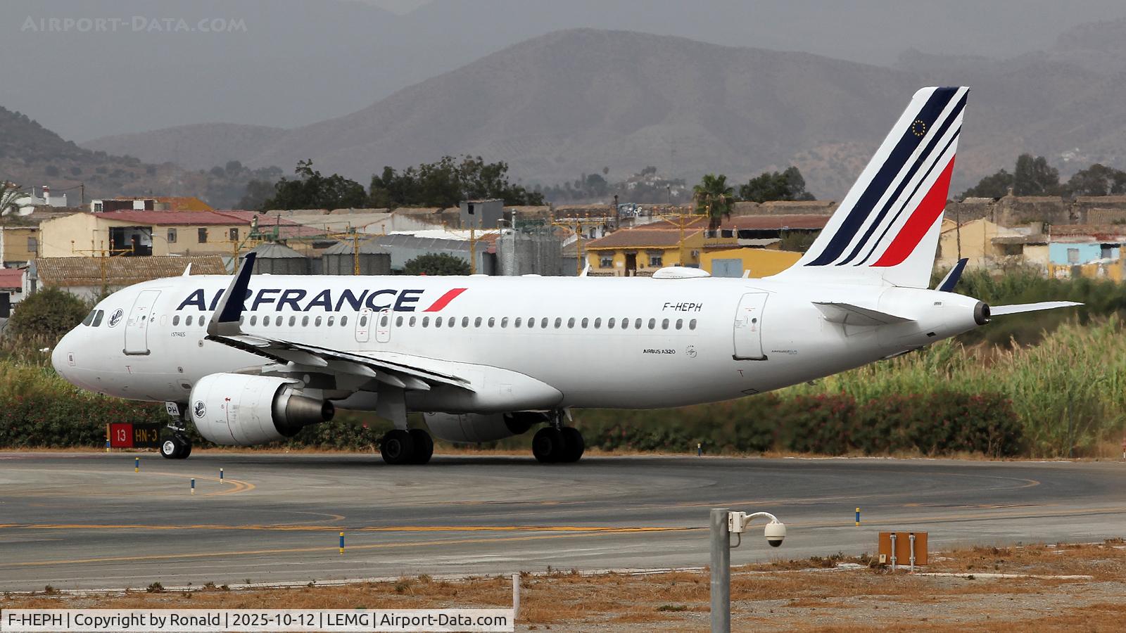 F-HEPH, 2013 Airbus A320-214 C/N 5869, at agp