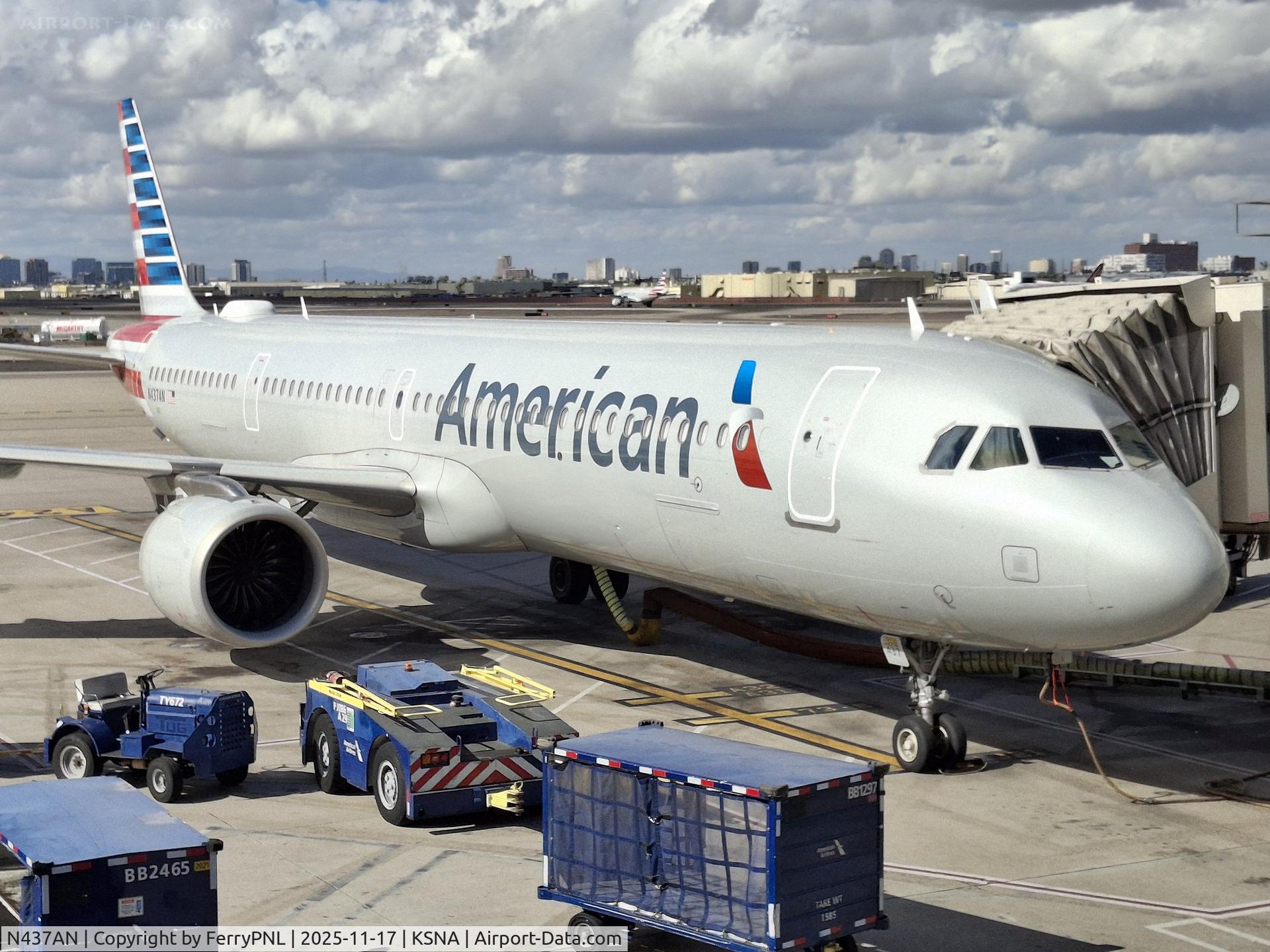 N437AN, Airbus A321-253NX C/N 10597, AA A321N at the gate