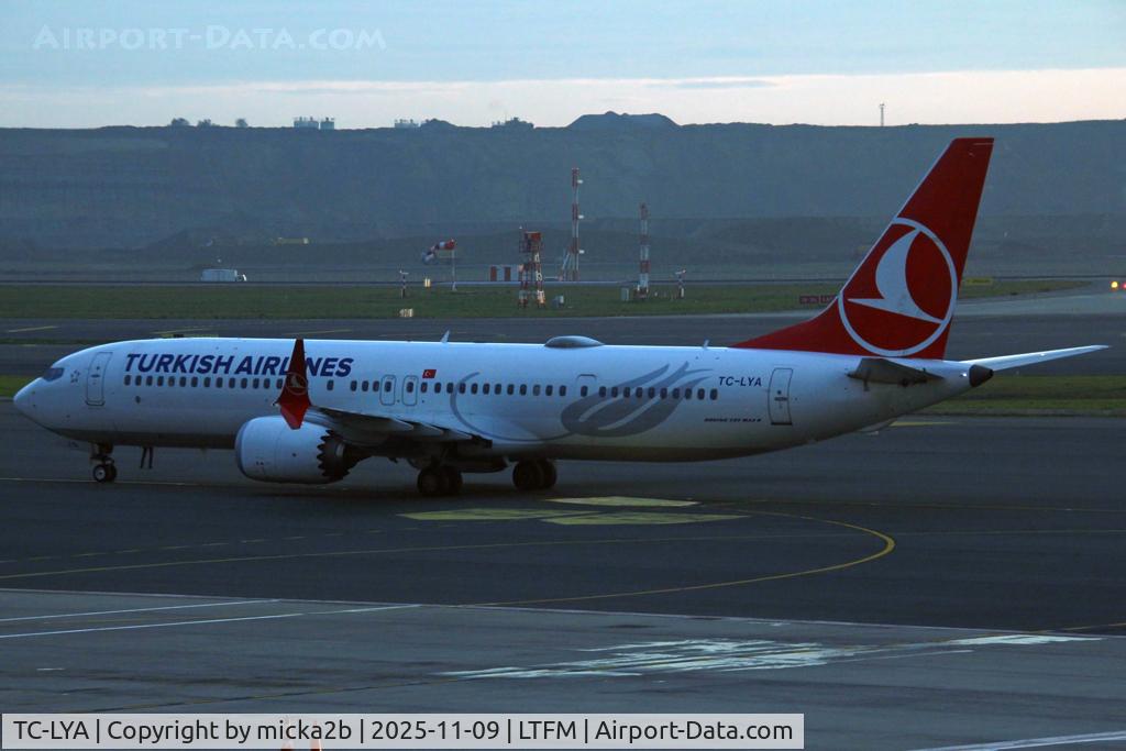 TC-LYA, 2019 Boeing 737-9 MAX C/N 60062, Taxiing