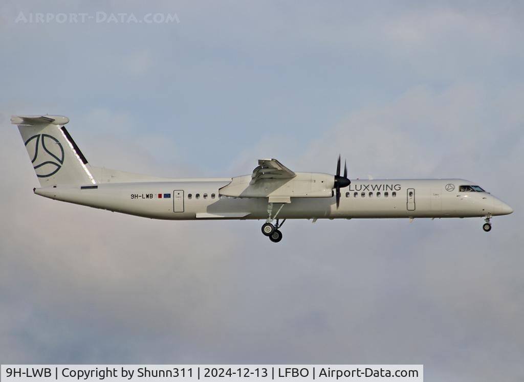 9H-LWB, 2010 Bombardier DHC-8-402 Dash 8 C/N 4332, Landing rwy 14L