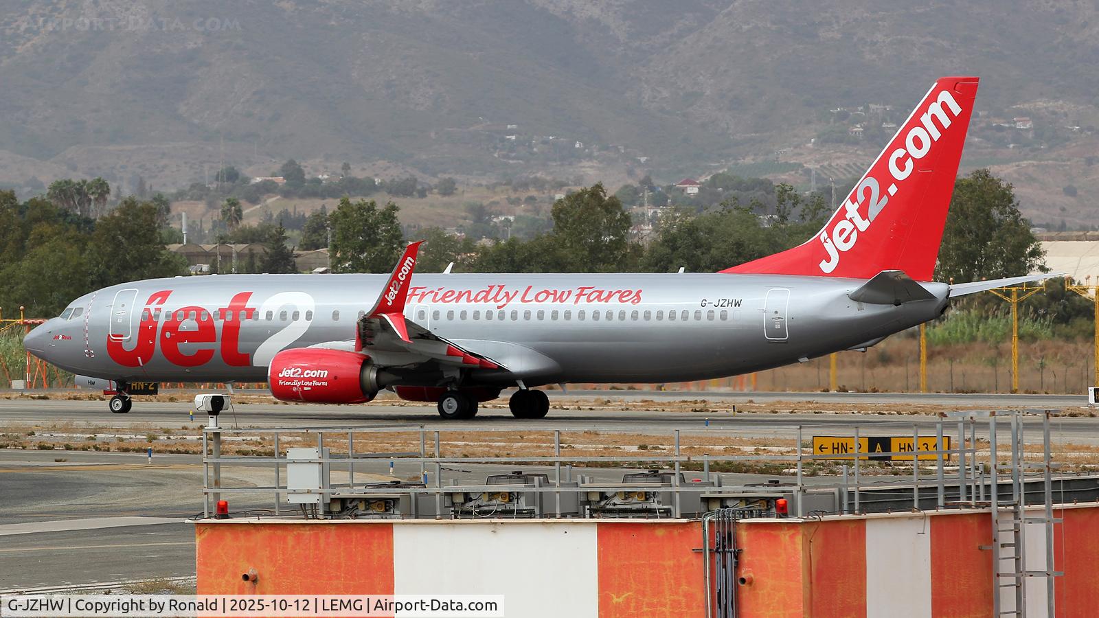 G-JZHW, 2016 Boeing 737-800 C/N 63153, at agp