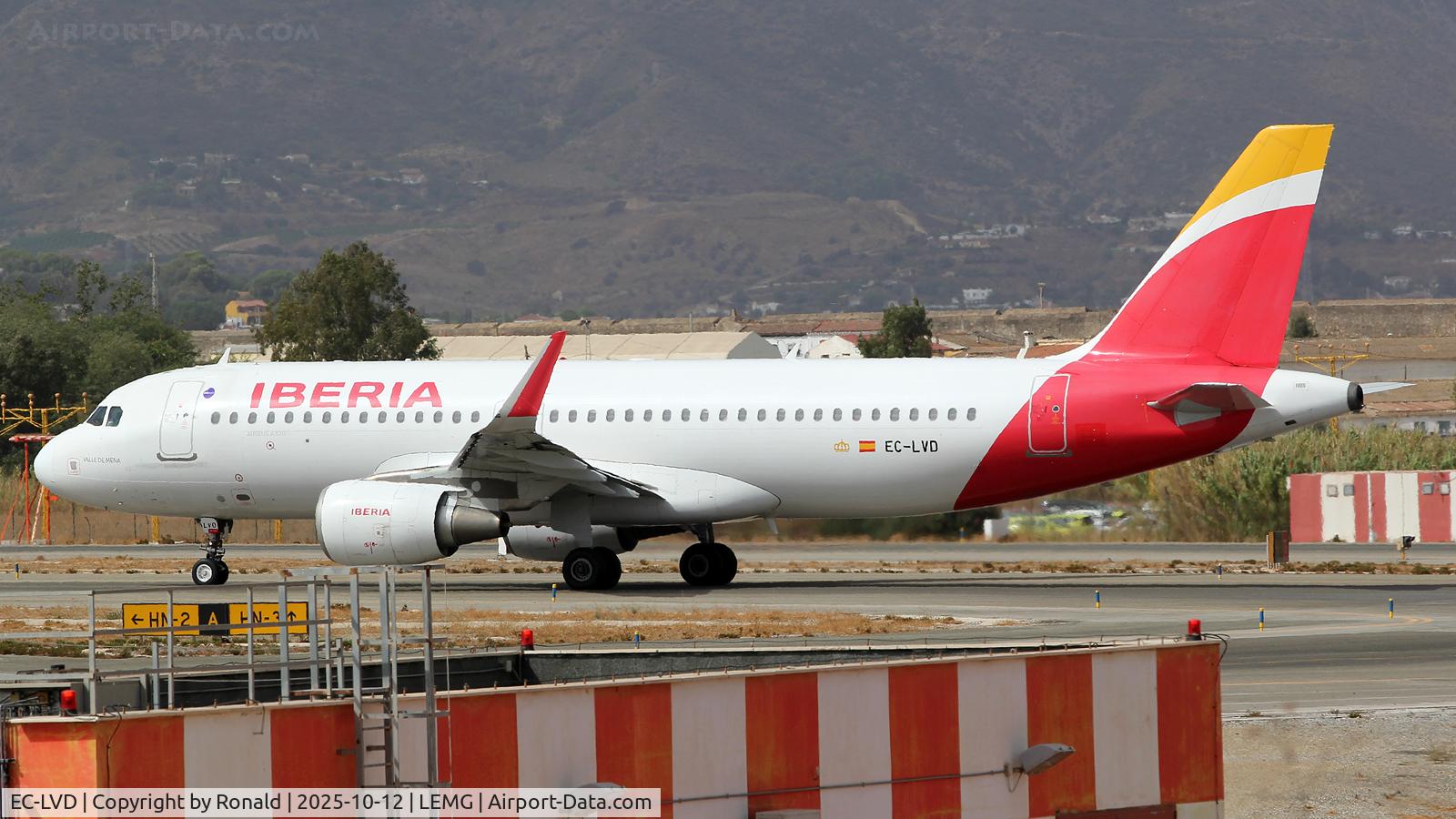 EC-LVD, 2013 Airbus A320-216 C/N 5570, at agp