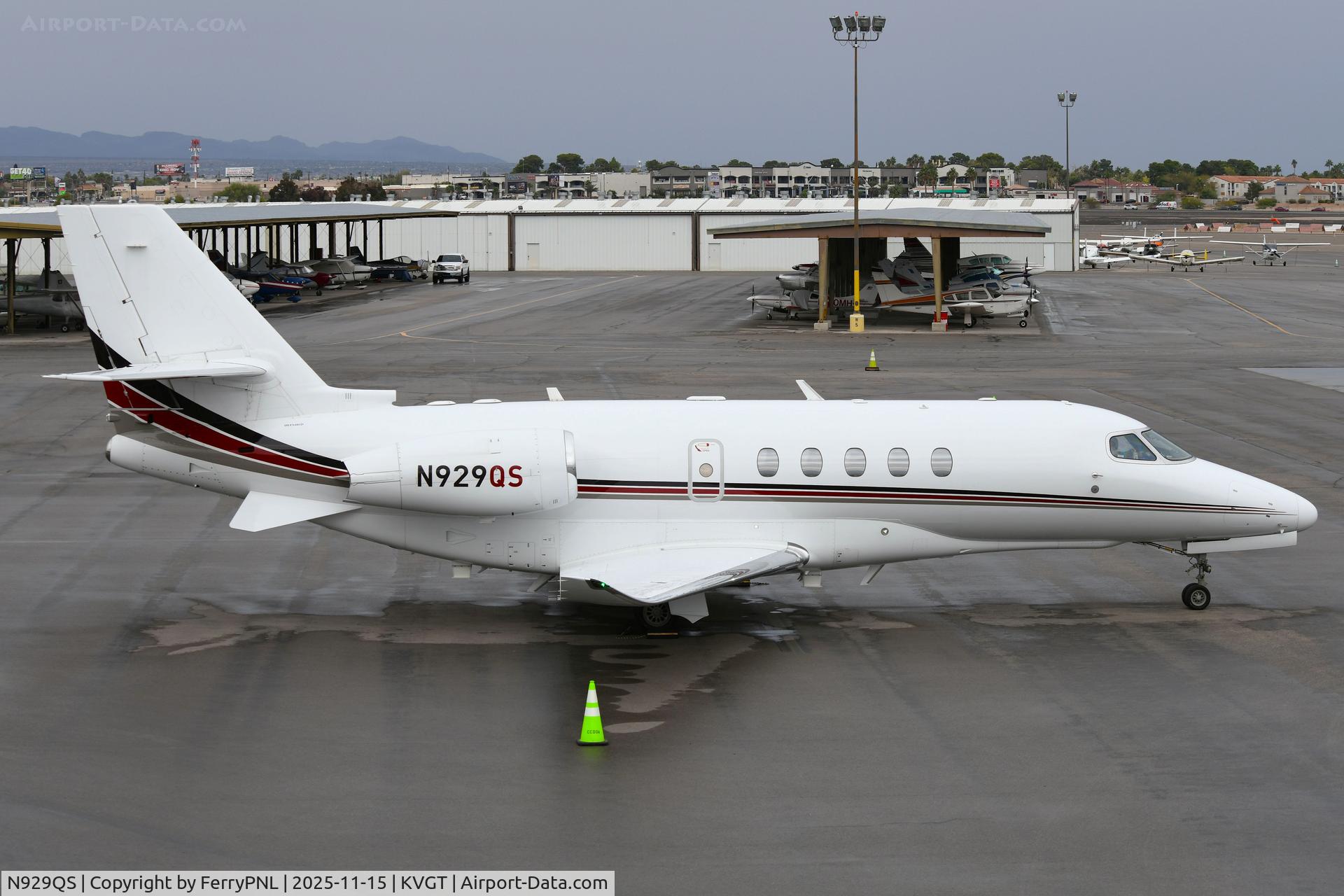 N929QS, 2023 Cessna 680A  Citation Latitude C/N 680A0358, NetJets Ce680A in a rainy Las Vegas