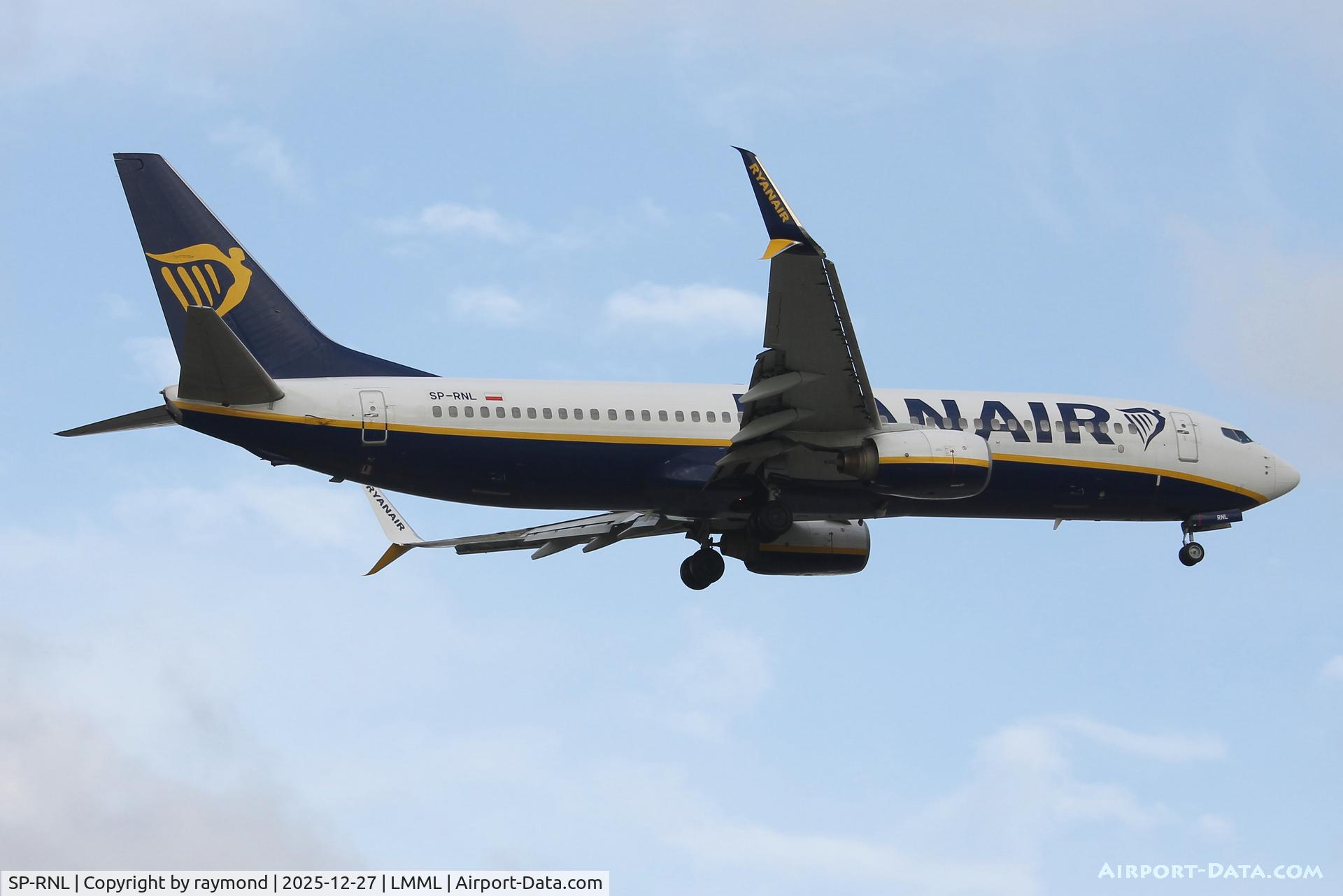 SP-RNL, 2005 Boeing 737-8AS C/N 33572, Ryanair Buzz Boeing 737-8AS reg SP-RNL landing in Malta.
