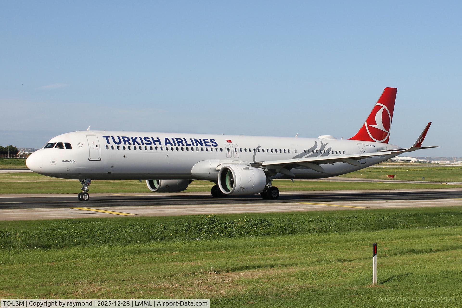 TC-LSM, 2019 Airbus A321-271NX C/N 9044, Airbus A321-271NX reg TC-LSM of Turkish Airlines taxiing out from Park No9 at Malta departing to Istanbul.