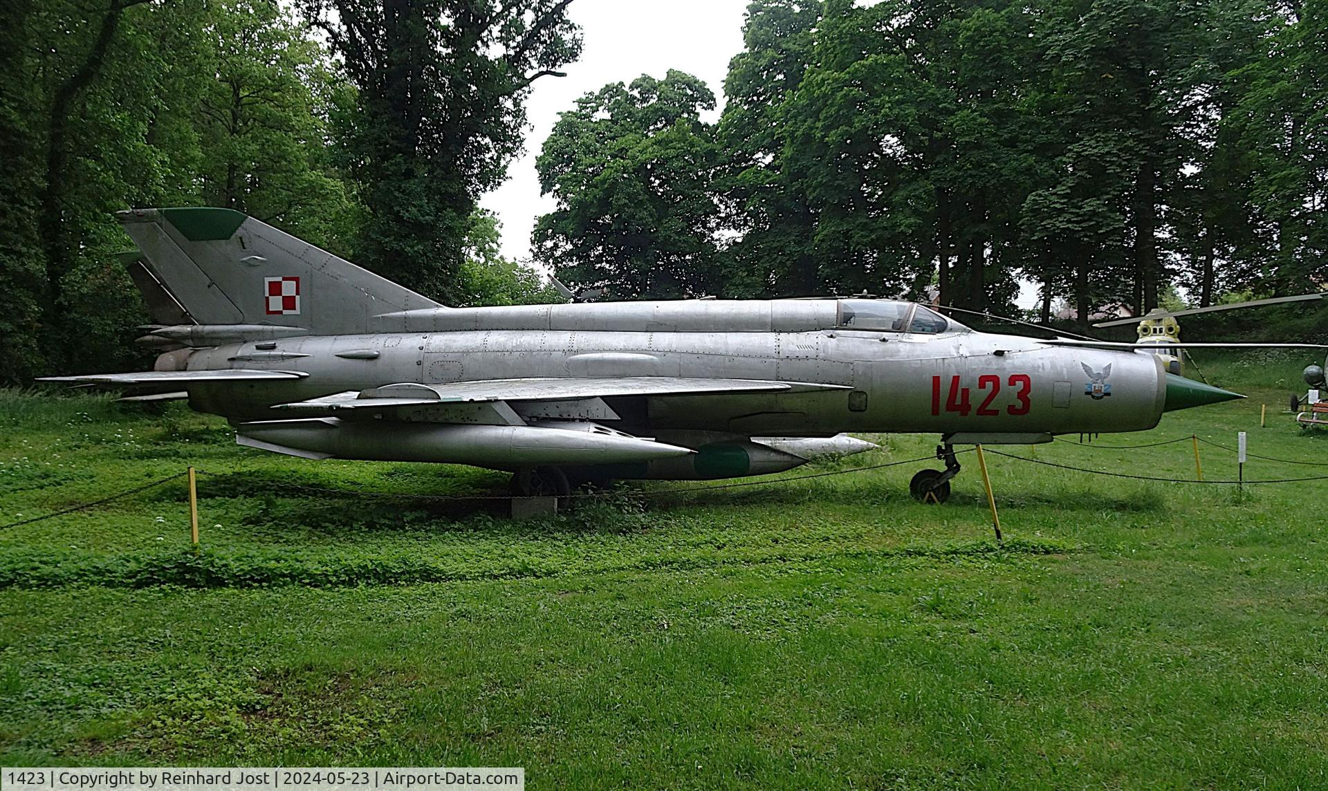 1423, Mikoyan-Gurevich MiG-21R C/N 94R011423, Polish MiG-21R at the Military Aviation Museum at Drzonov, Poland