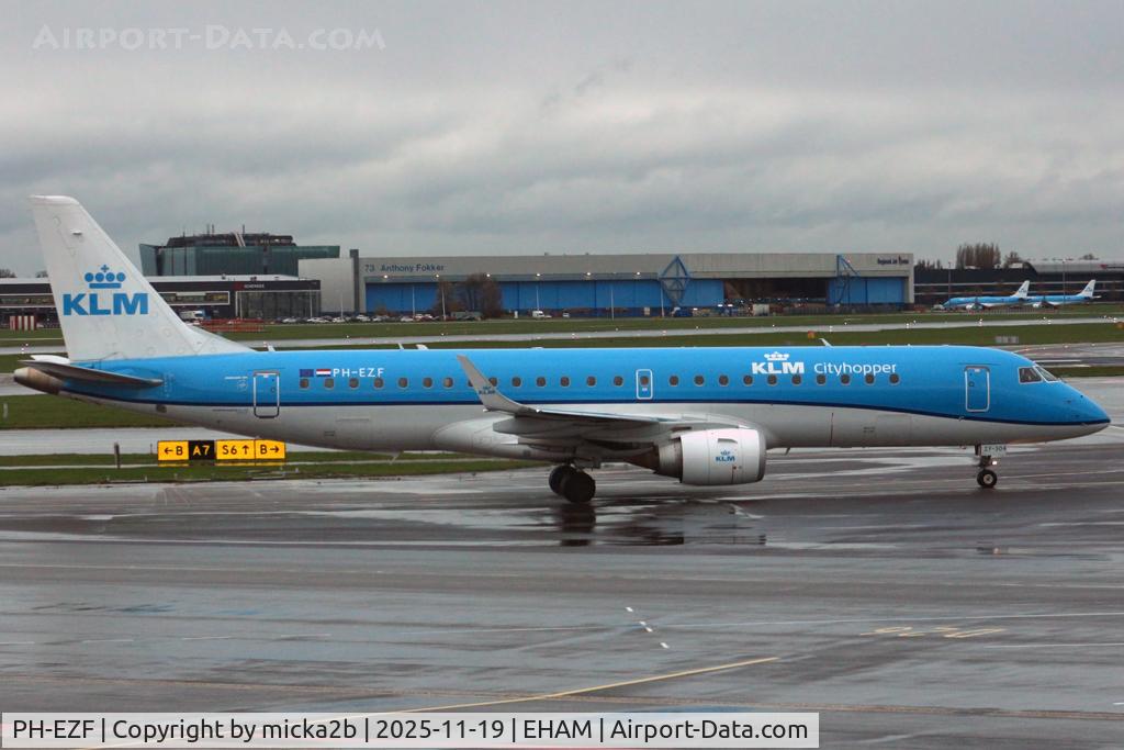 PH-EZF, 2009 Embraer 190LR (ERJ-190-100LR) C/N 19000304, Taxiing