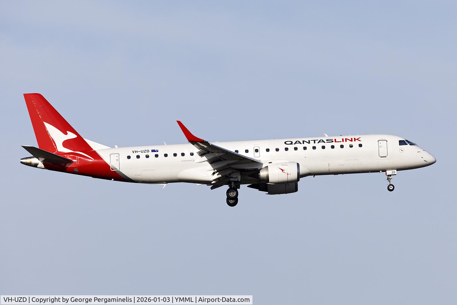VH-UZD, EMBRAER S A ERJ 190-100 IGW C/N 19000152, Short final for runway 34.