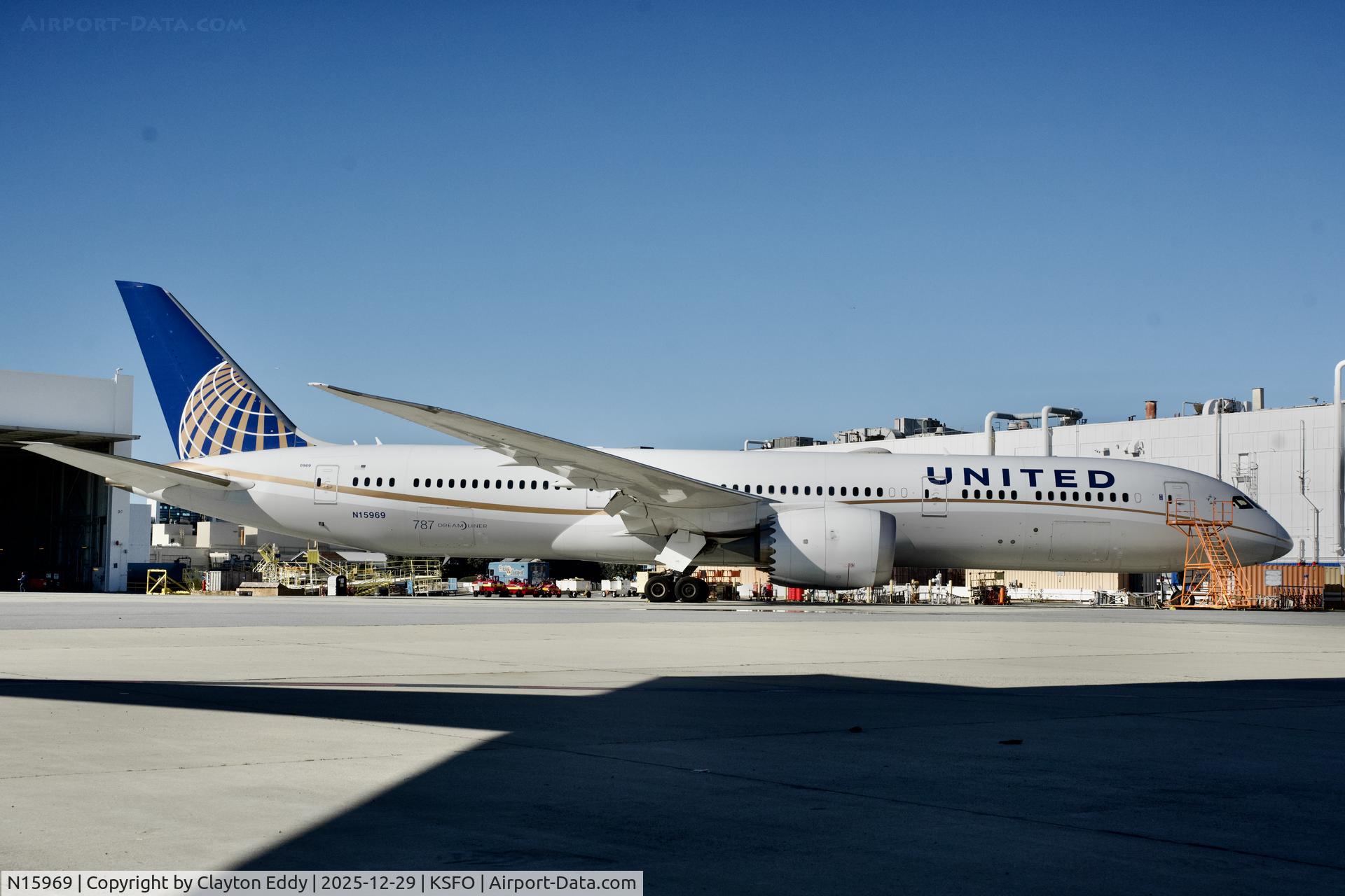 N15969, 2017 Boeing 787-9 Dreamliner C/N 60142, SFO 2025