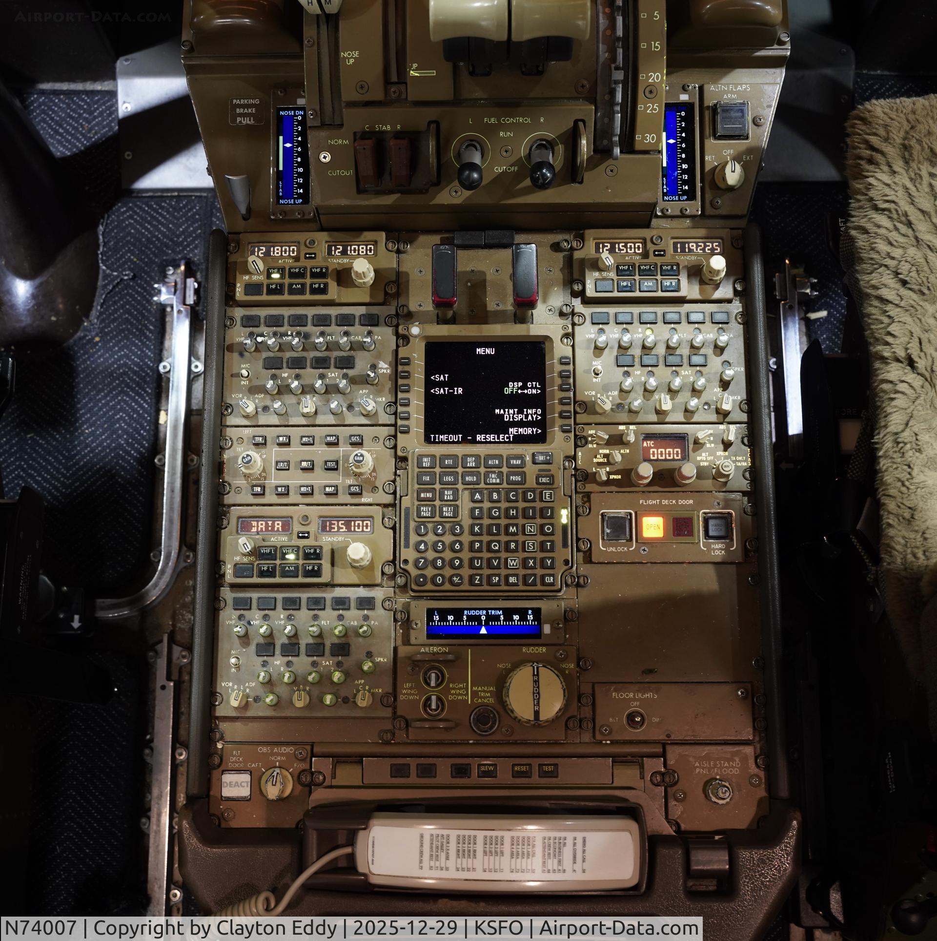 N74007, 1999 Boeing 777-224 C/N 29477, SFO 2025