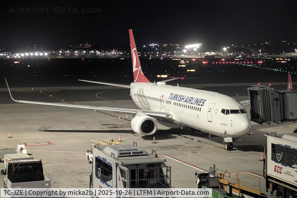 TC-JZE, 2016 Boeing 737-8F2 C/N 60026, Parked