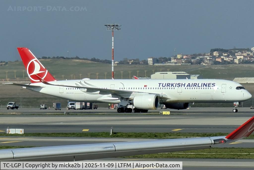 TC-LGP, 2023 Airbus 350-941 C/N 644, Taxiing