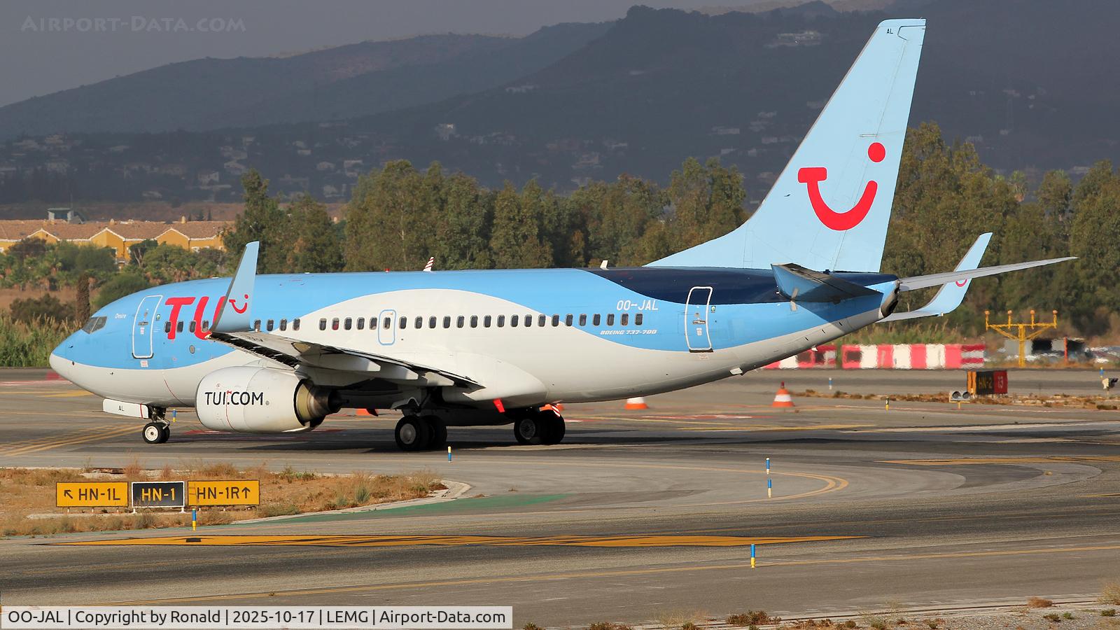 OO-JAL, 2004 Boeing 737-7K2 C/N 30668, at agp