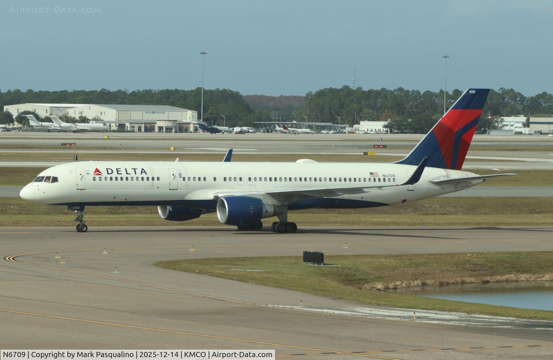 N6709, 2000 Boeing 757-232 C/N 30481, Boeing 757-232