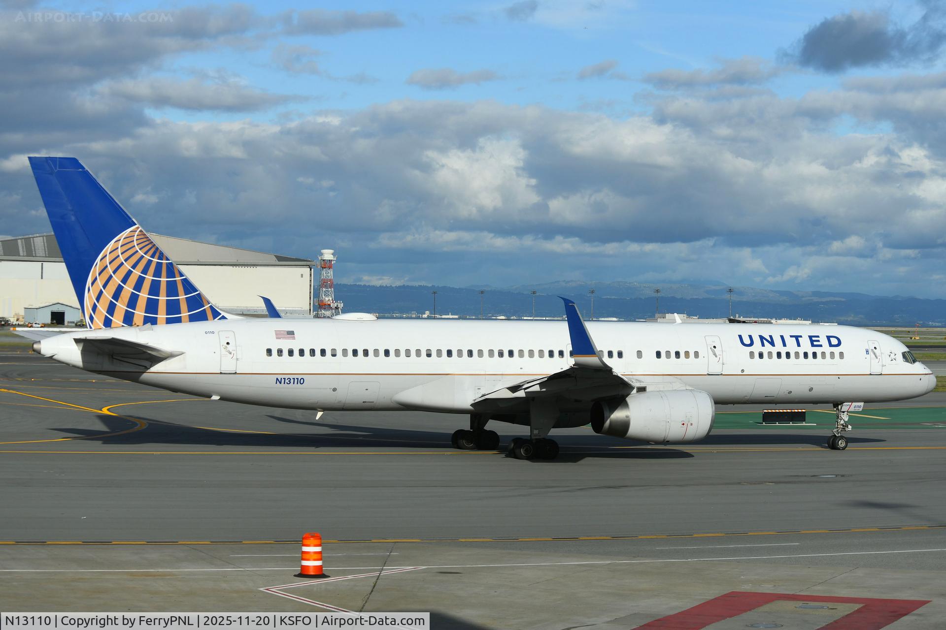 N13110, 1994 Boeing 757-224 C/N 27300, United B752 for departure