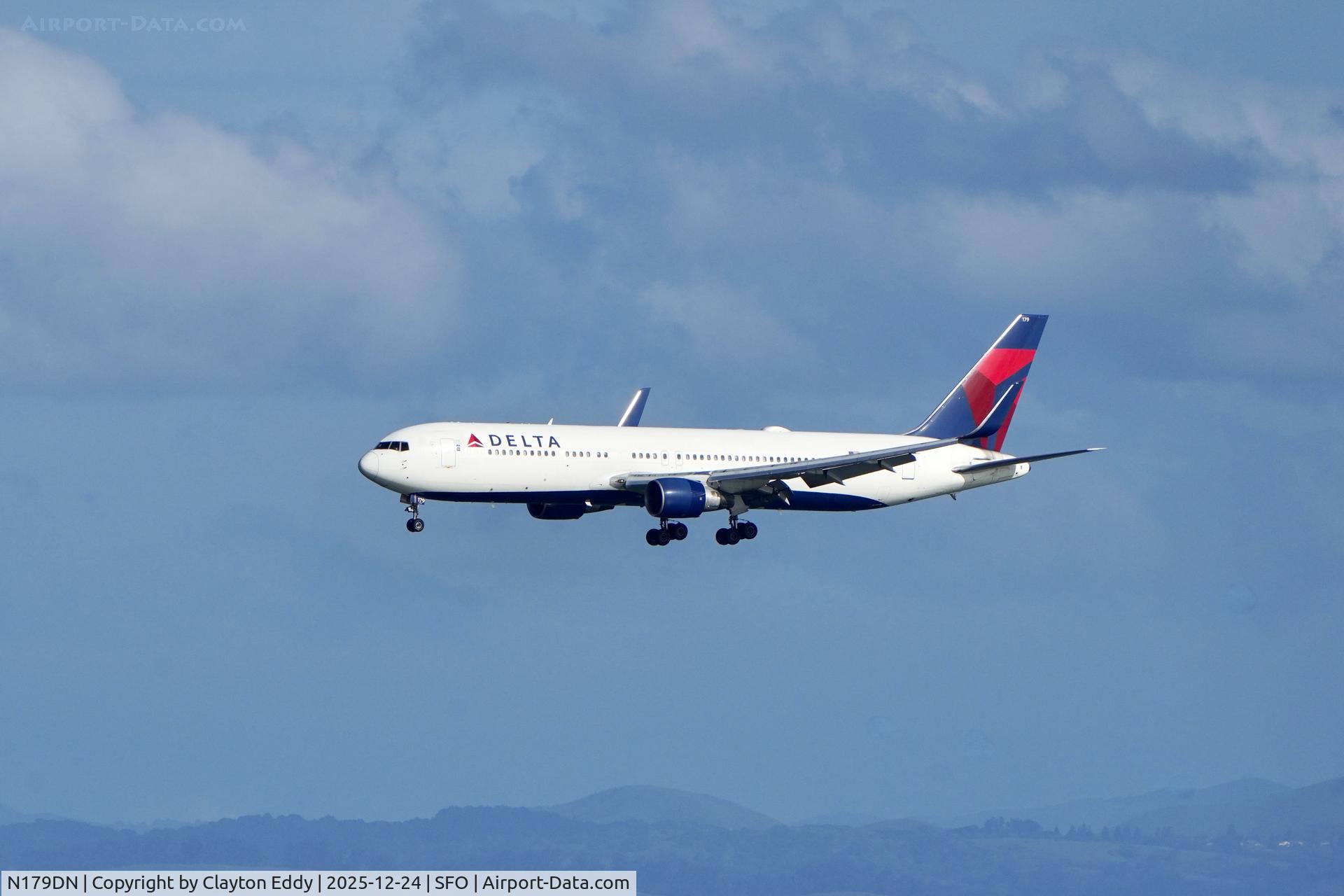 N179DN, 1991 Boeing 767-332 C/N 25144, SFO 2025