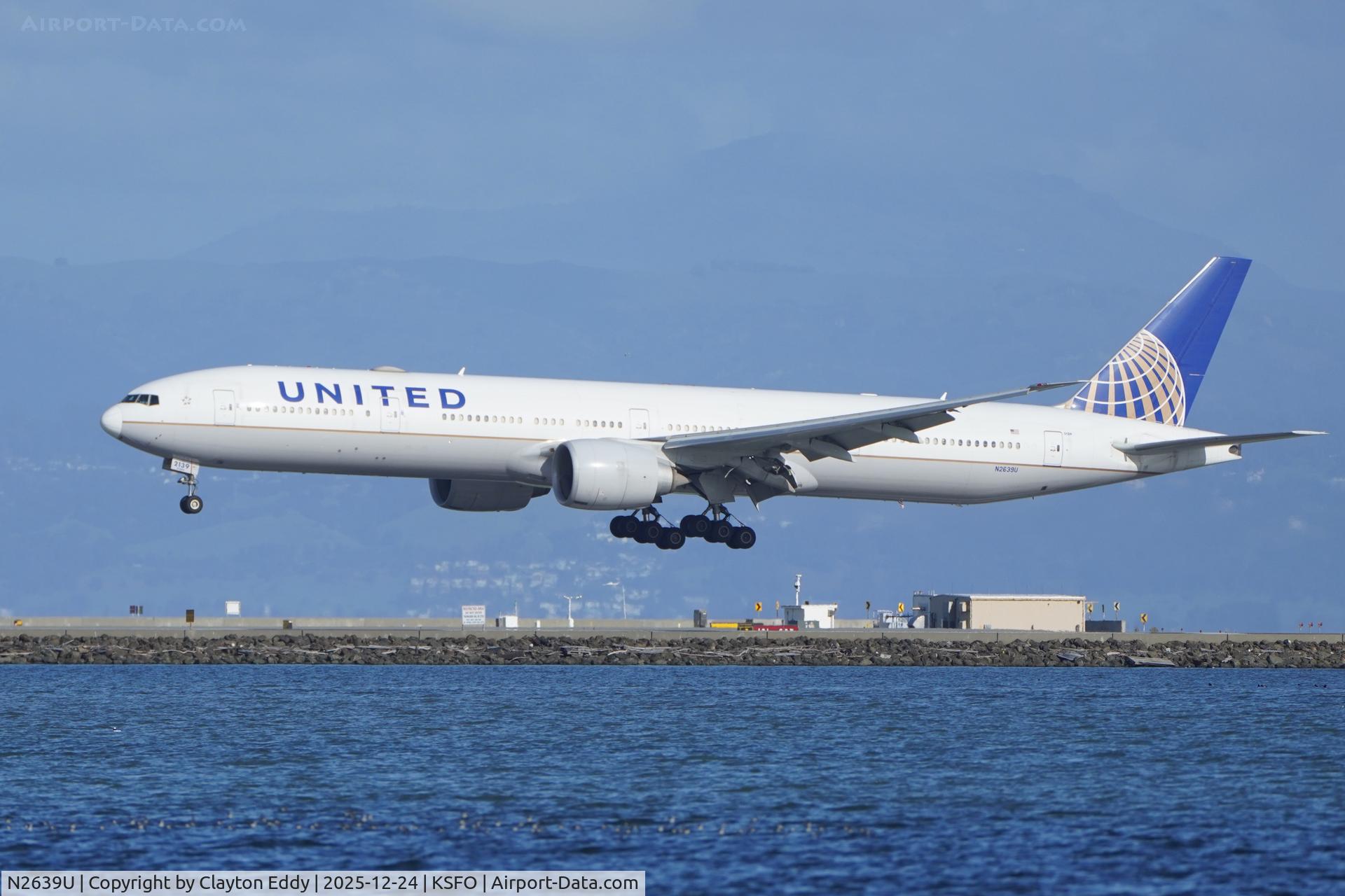 N2639U, 2017 Boeing 777-300/ER C/N 62650, SFO 2025