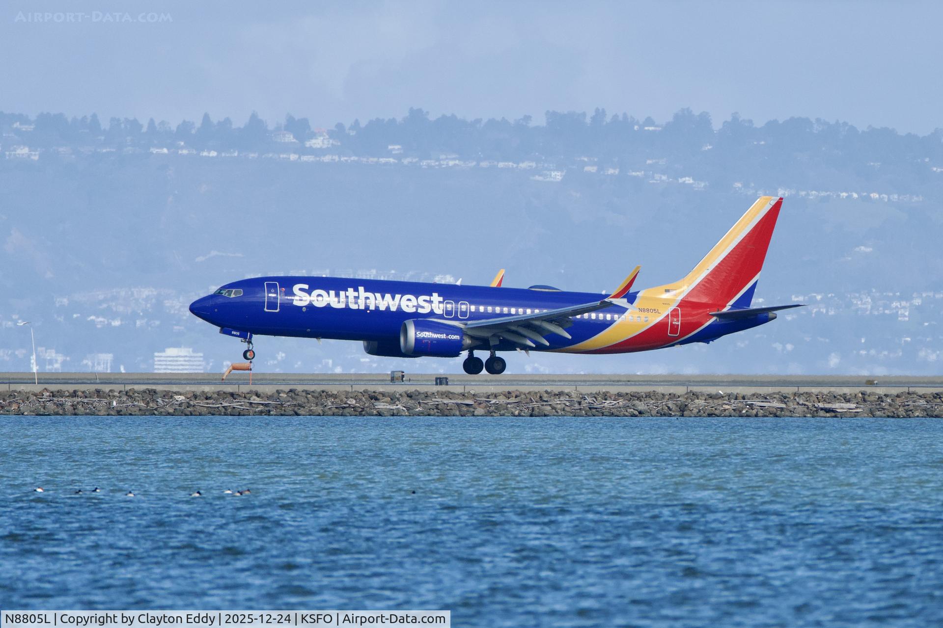 N8805L, 2021 Boeing 737-8 MAX C/N 42641, SFO 2025