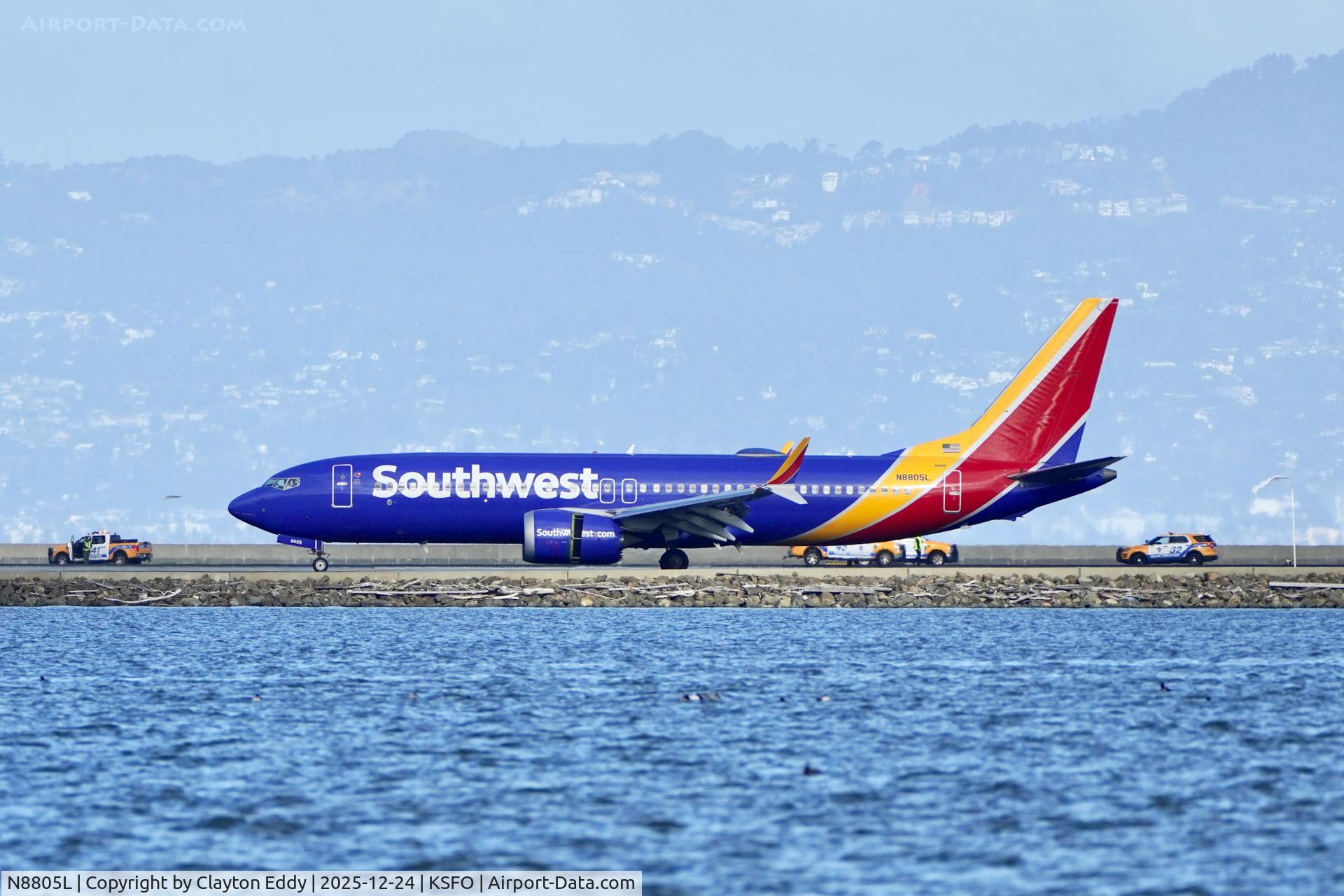 N8805L, 2021 Boeing 737-8 MAX C/N 42641, SFO 2025