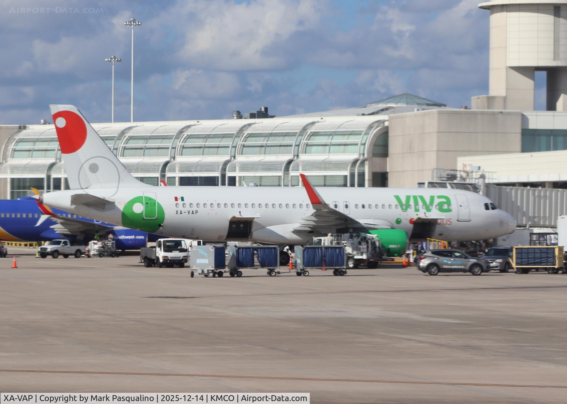 XA-VAP, 2015 Airbus A320-232 C/N 6888, Airbus A320-232