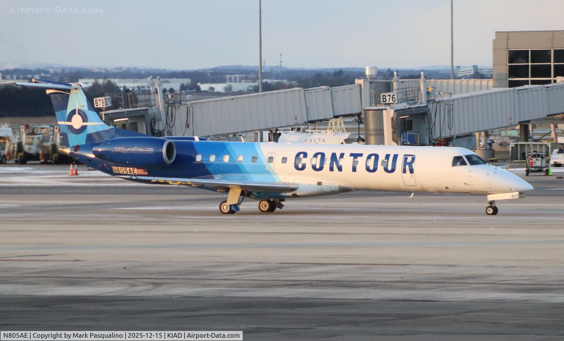 N805AE, 2001 Embraer ERJ-140LR (EMB-135KL) C/N 145489, EMB-135KL