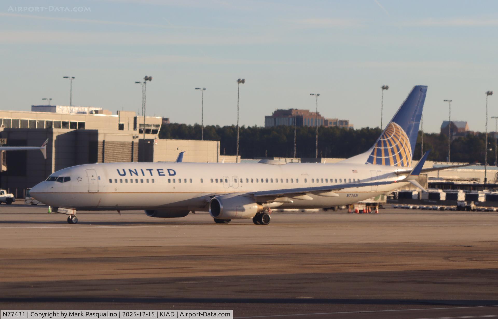 N77431, 2009 Boeing 737-924/ER C/N 32833, Boeing 737-924/ER