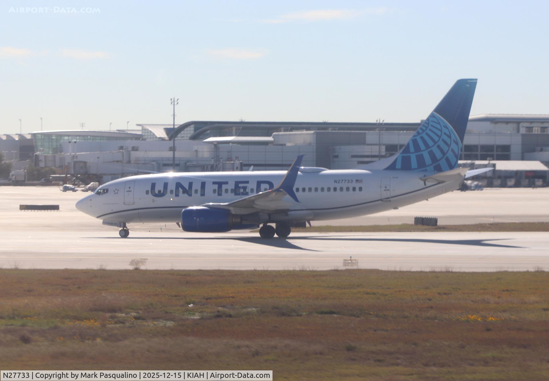 N27733, 1999 Boeing 737-724 C/N 28800, Boeing 737-724