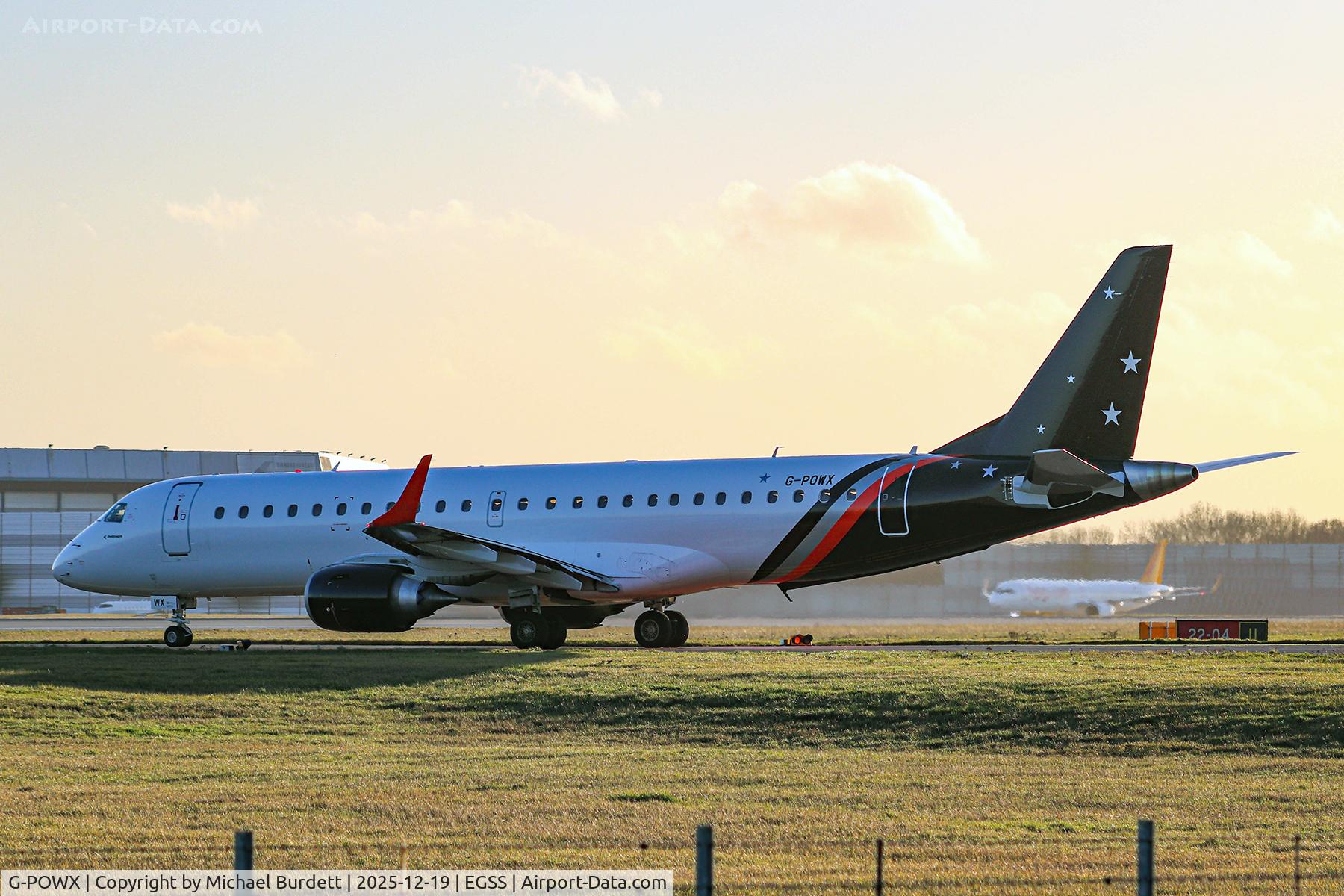 G-GDFU, 2001 Boeing 737-8K5 C/N 30416, Departing Stansted for Farnborough