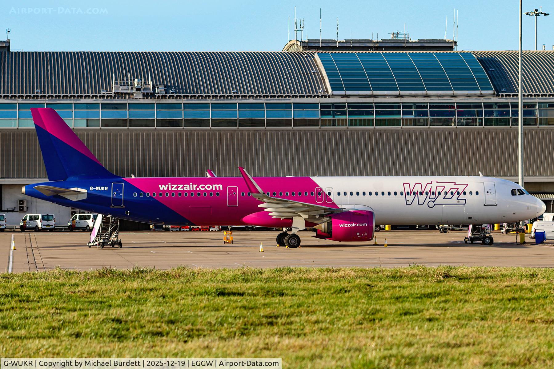 G-WUKR, 2022 Airbus A321-271NX C/N 10871, At Luton