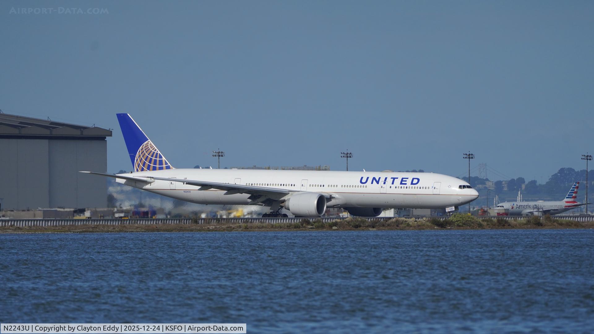 N2243U, 2017 Boeing 777-300/ER C/N 63723, SFO 2025