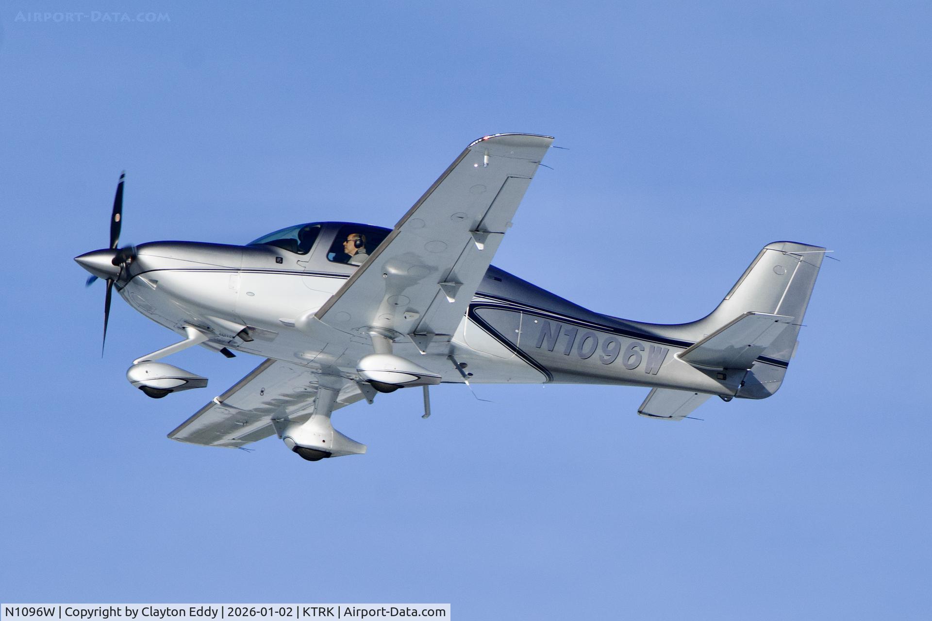 N1096W, 2023 Cirrus Design Corp SR22T C/N 9053, Truckee Tahoe airport in California 2026
