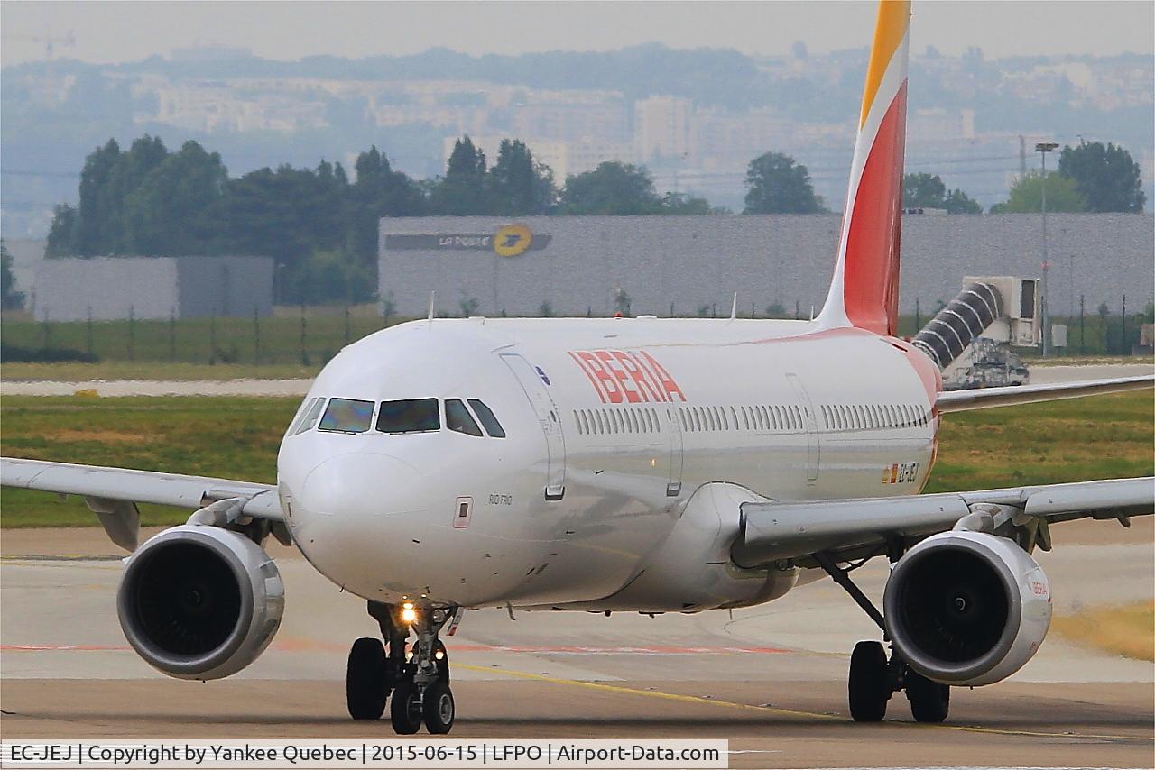 EC-JEJ, 2005 Airbus A321-211 C/N 2381, Airbus A321-211, Lining up rwy 08, Paris-Orly airport (LFPO-ORY)