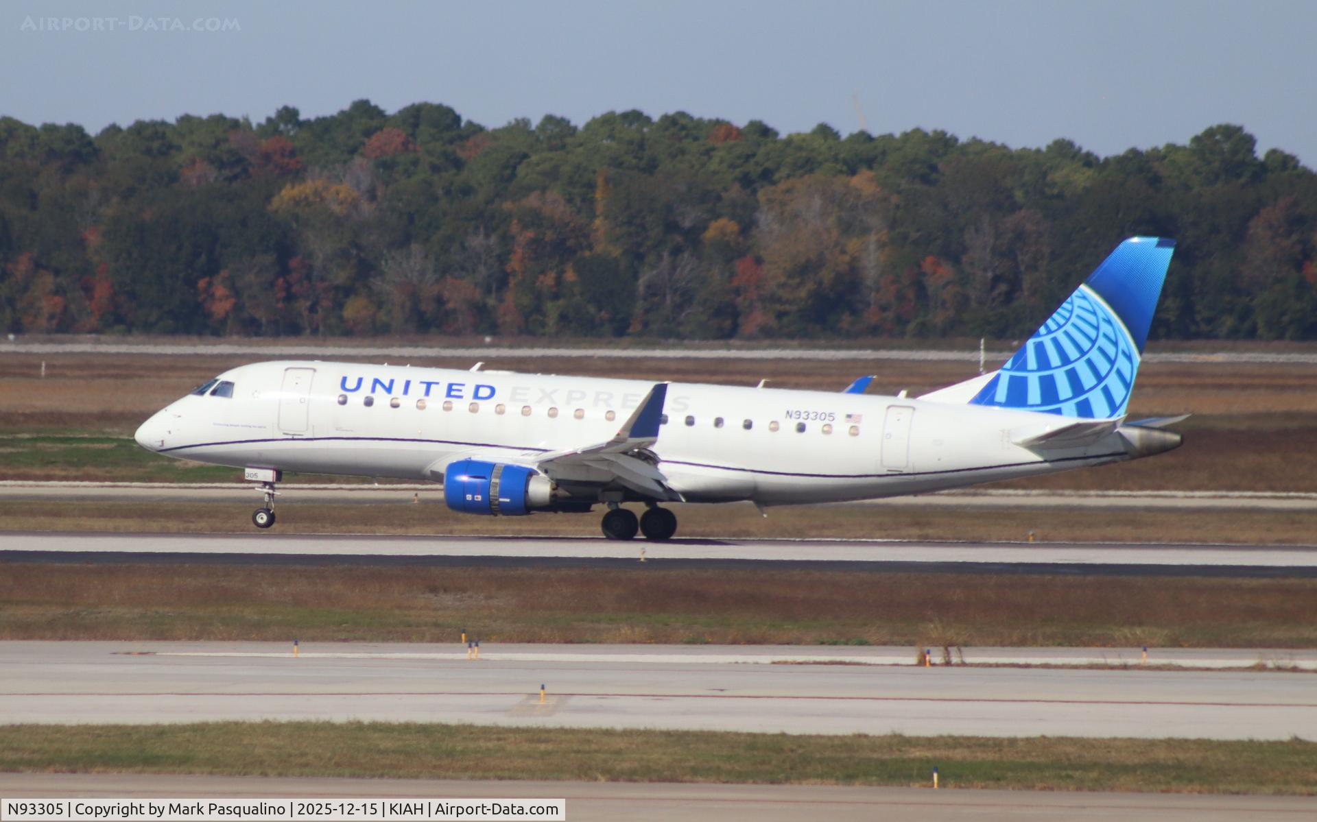 N93305, 2014 Embraer 175LR (ERJ-170-200LR) C/N 17000412, ERJ-170-200LR