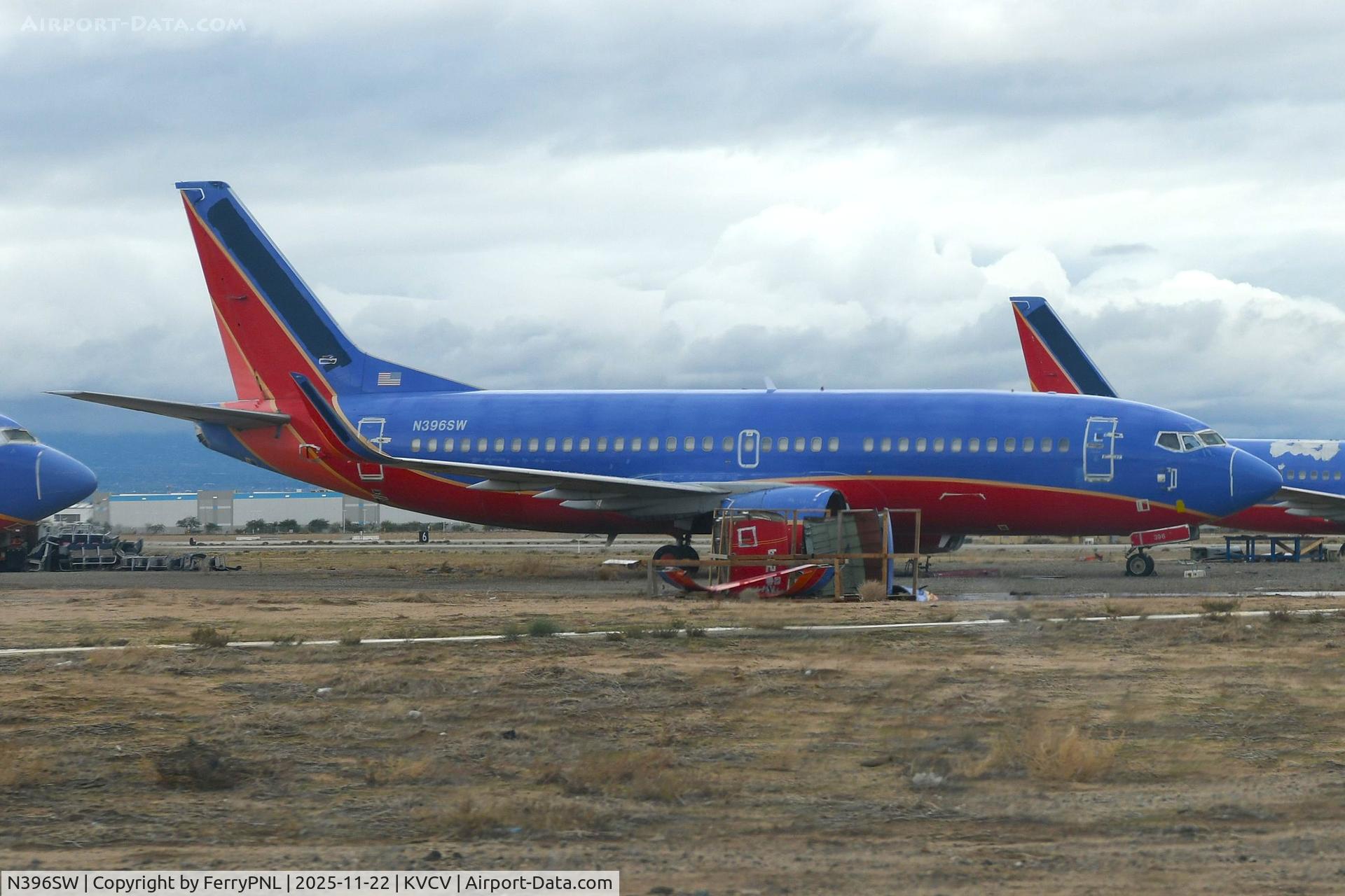 N396SW, 1994 Boeing 737-3H4 C/N 27690, Southwest B733 in storage