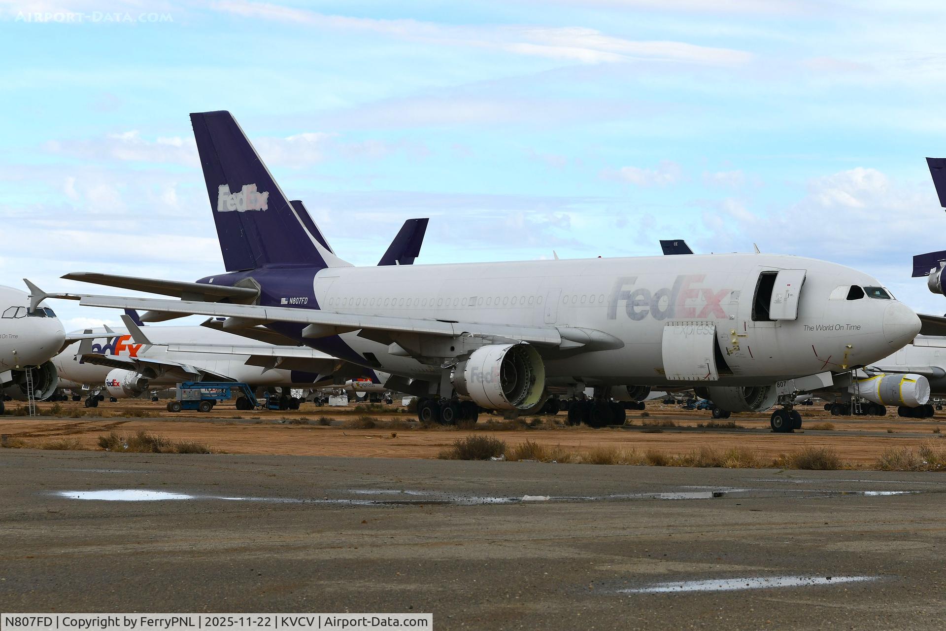 N807FD, 1989 Airbus A310-324 C/N 492, Fedex A310F awaiting its fate