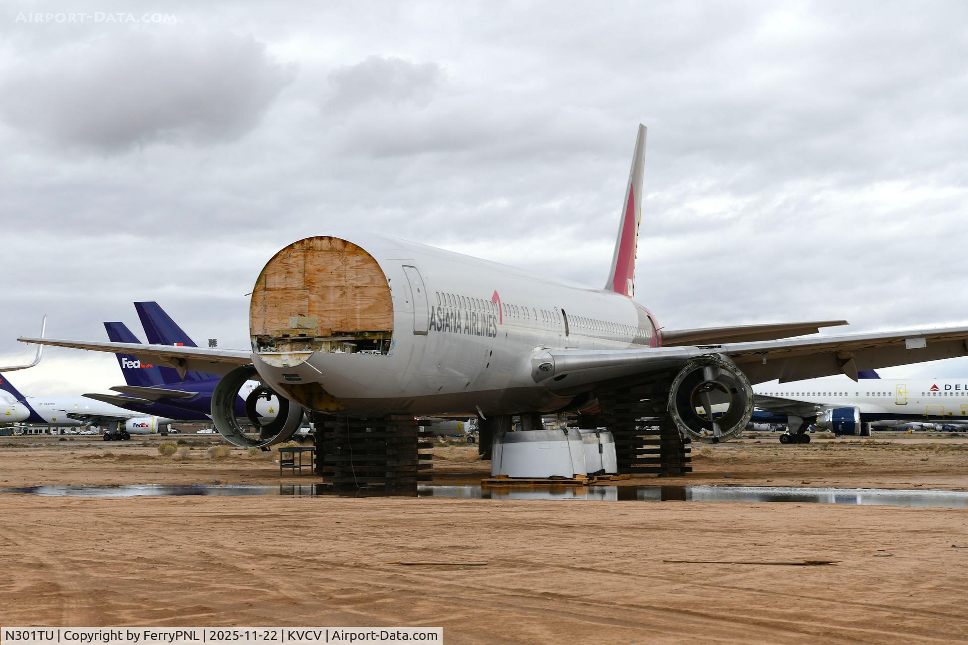 N301TU, Boeing 767-38E C/N 25760, Asiana B763 missing some critical parts