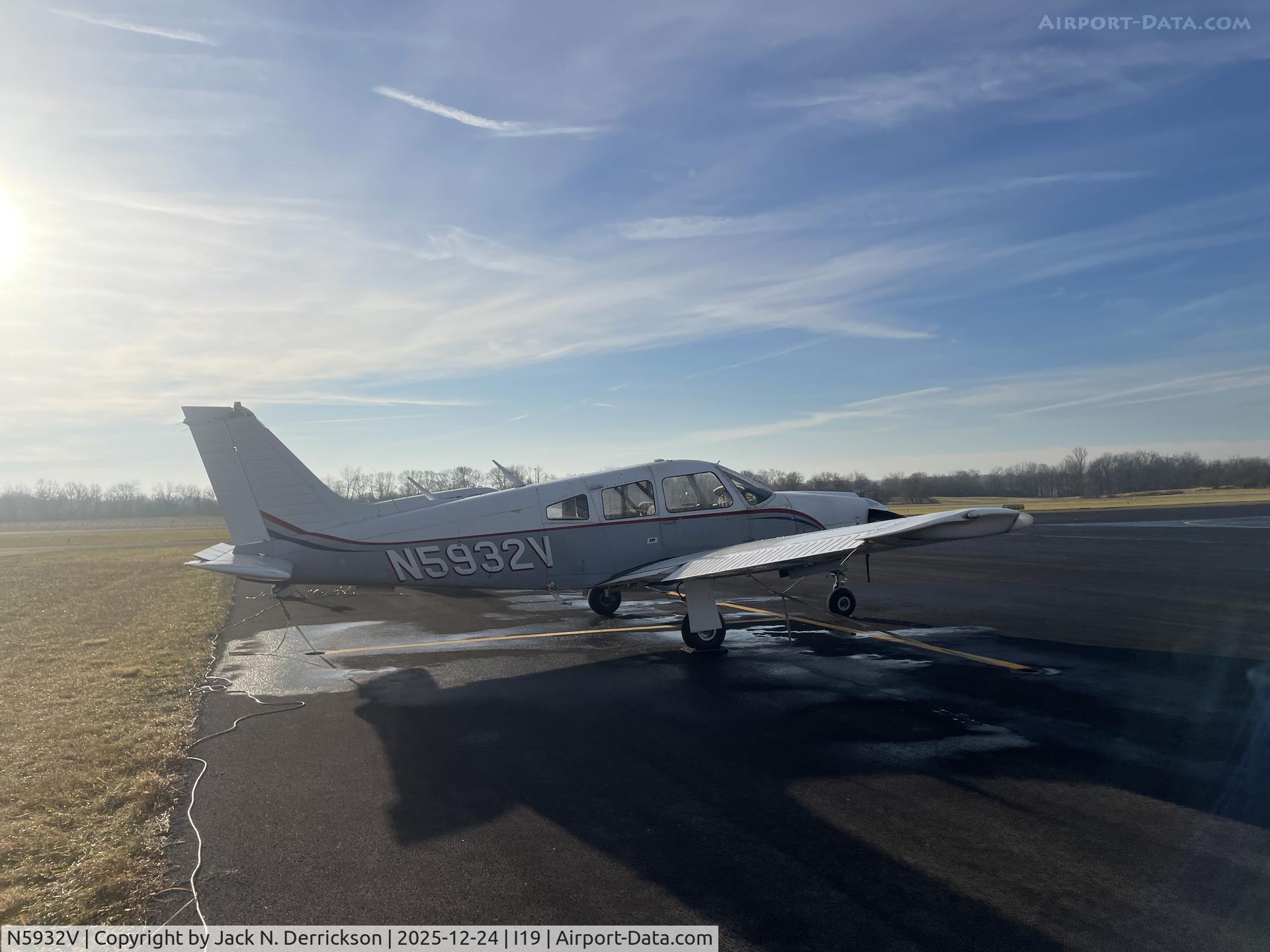 N5932V, Piper PA-28R-201 Cherokee Arrow III C/N 28R-7737076, PA-28
