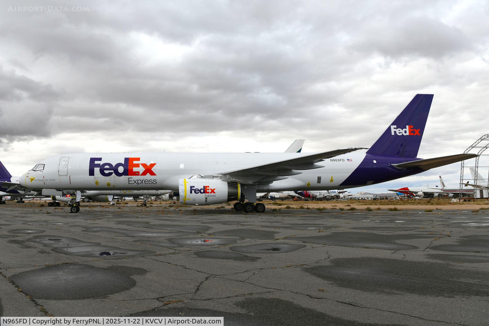 N965FD, 1997 Boeing 757-258 C/N 27622, Fedex B752F stored