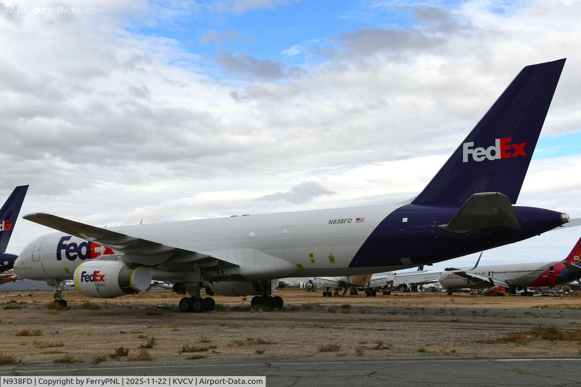 N938FD, 1989 Boeing 757-23A (SF) C/N 24292, Fedex B752F in storage
