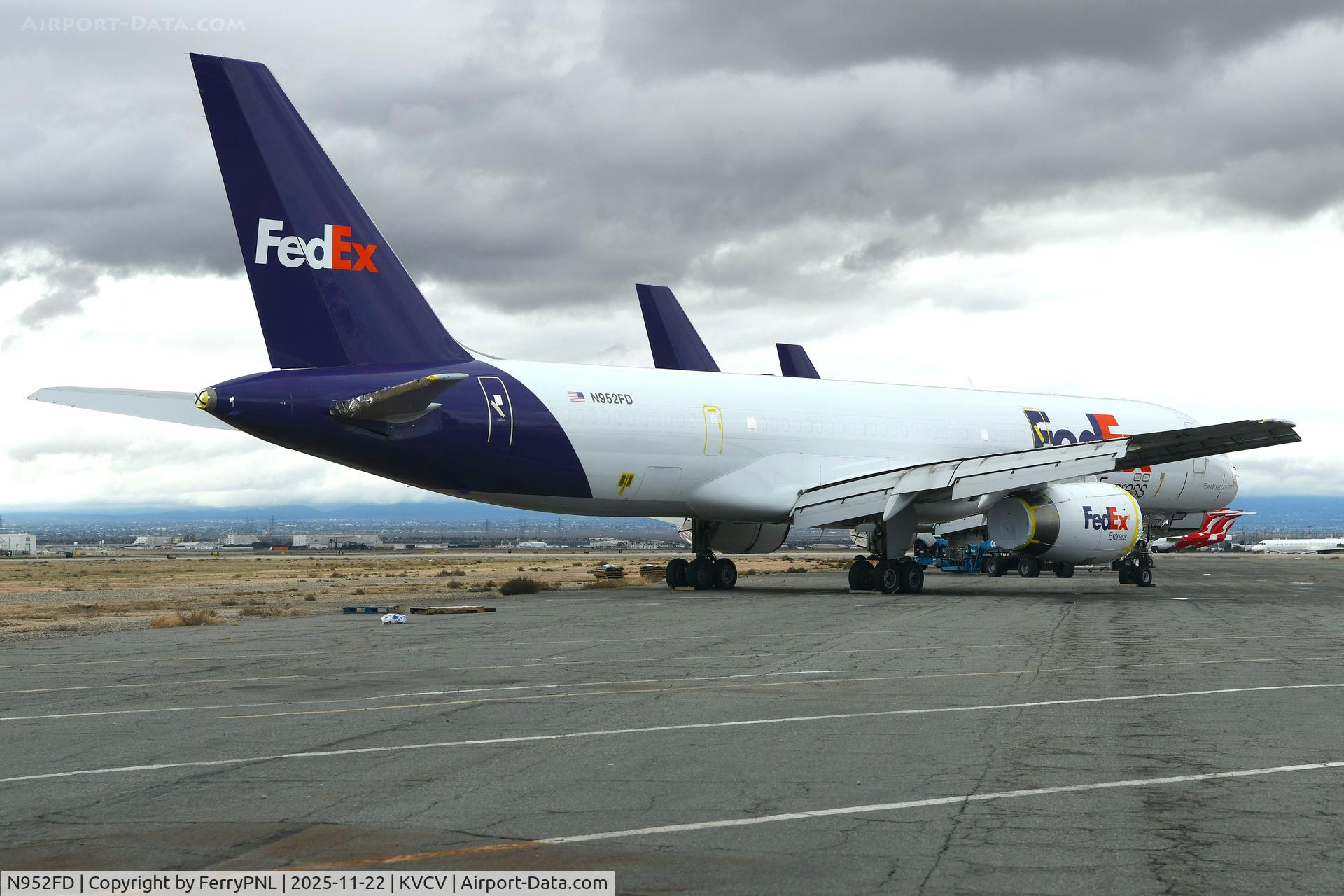 N952FD, 1997 Boeing 757-236 C/N 28666, B752F of Fedex stored