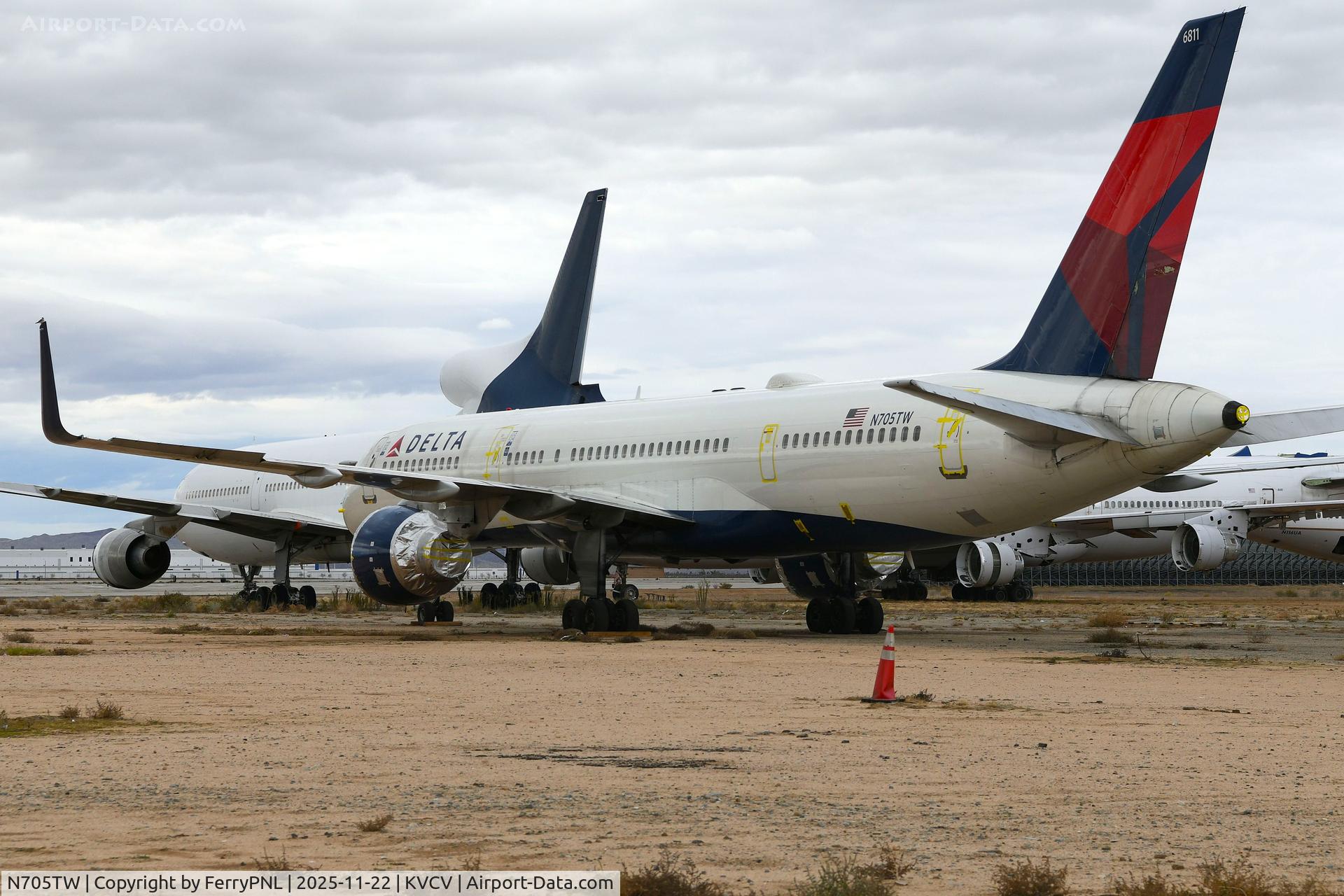 N705TW, 1997 Boeing 757-231ER C/N 28479, Delta stored this B752 in VCV