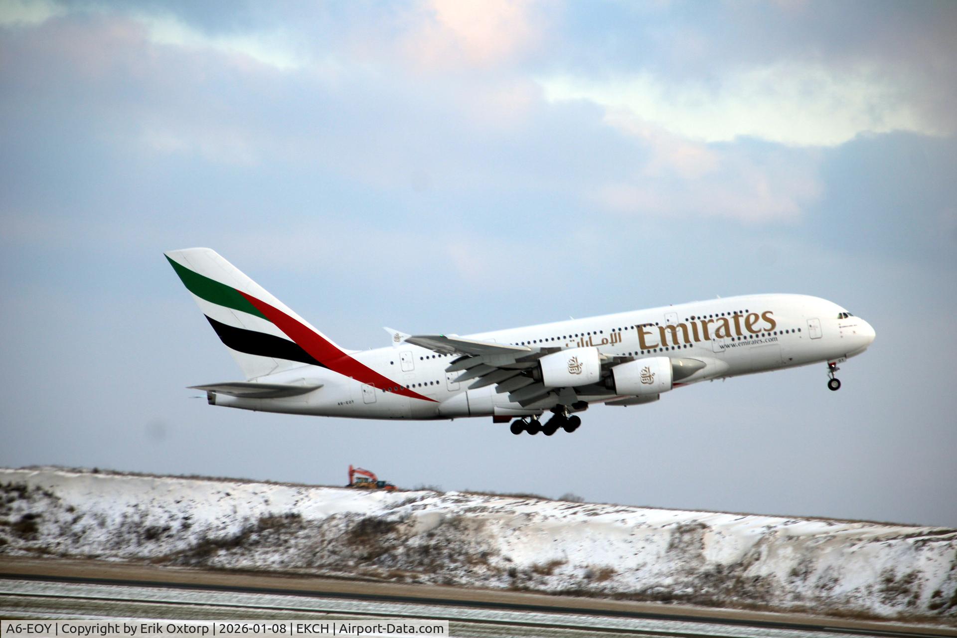 A6-EOY, 2015 Airbus A380-861 C/N 209, A6-EOY taking off rw 04L