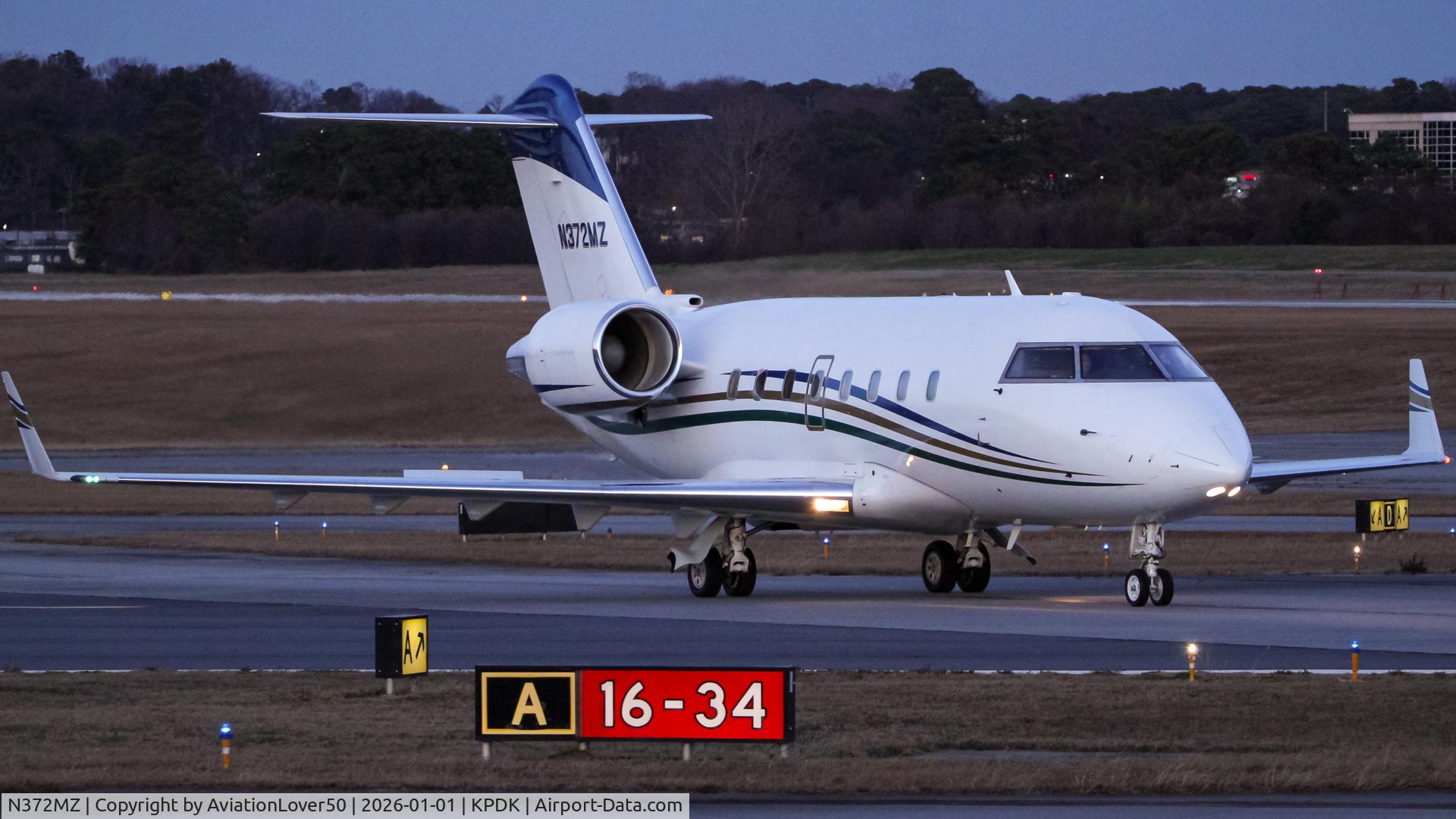 N372MZ, 1998 Bombardier Challenger 604 (CL-600-2B16) C/N 5372, Ventura Challenger 600