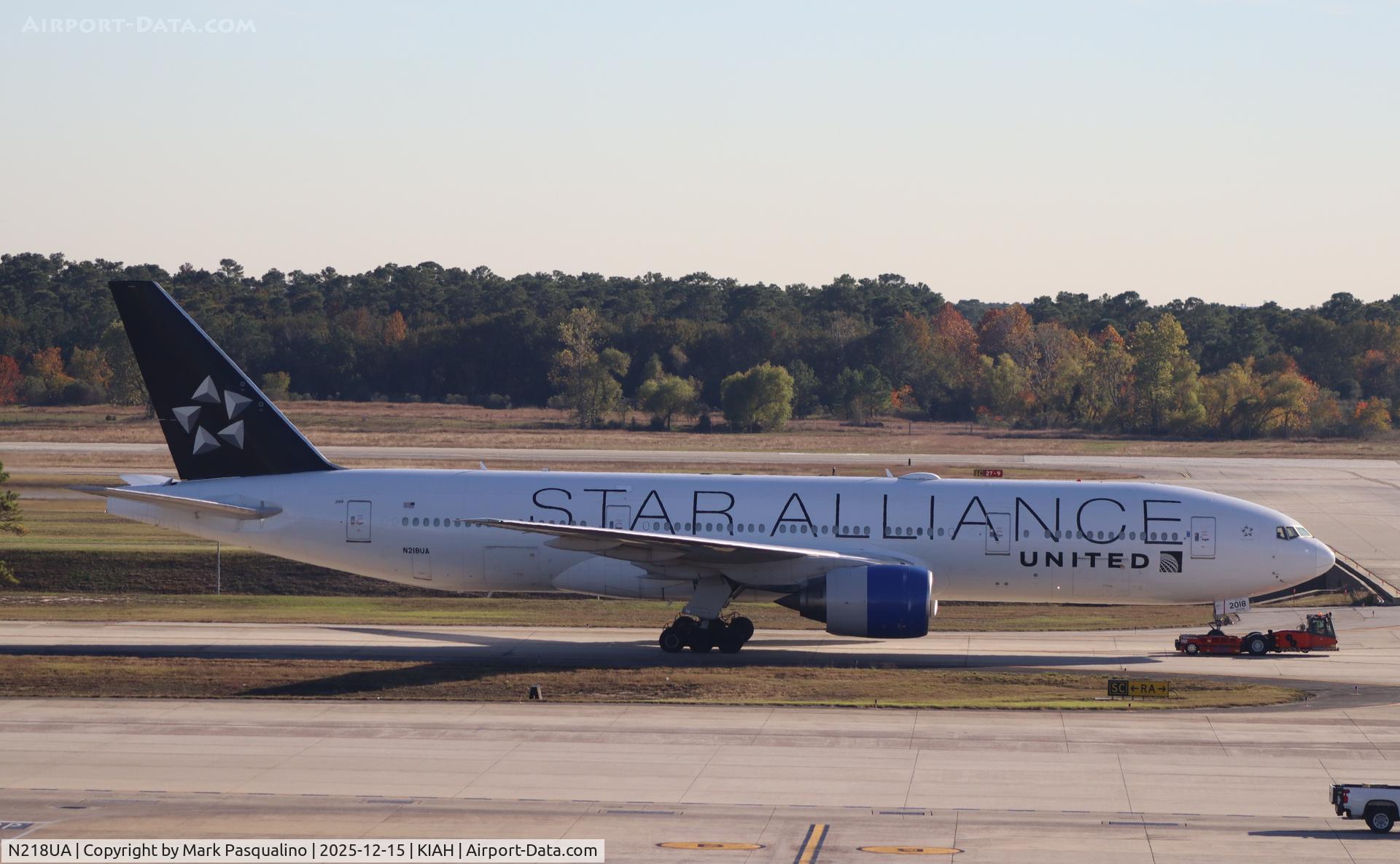 N218UA, 2001 Boeing 777-222 C/N 30222, Boeing 777-222